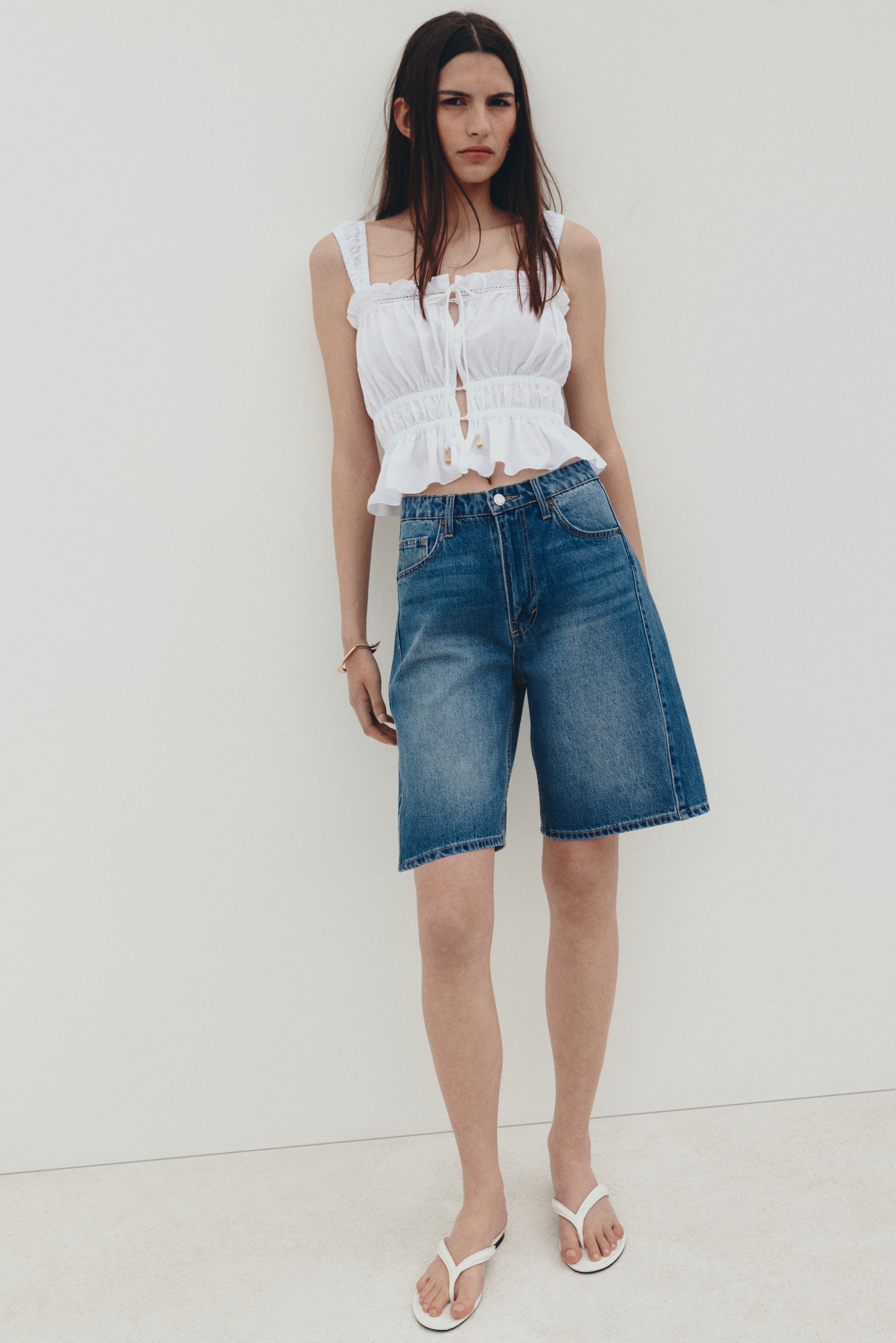 Shorts Bermuda de denimModelo