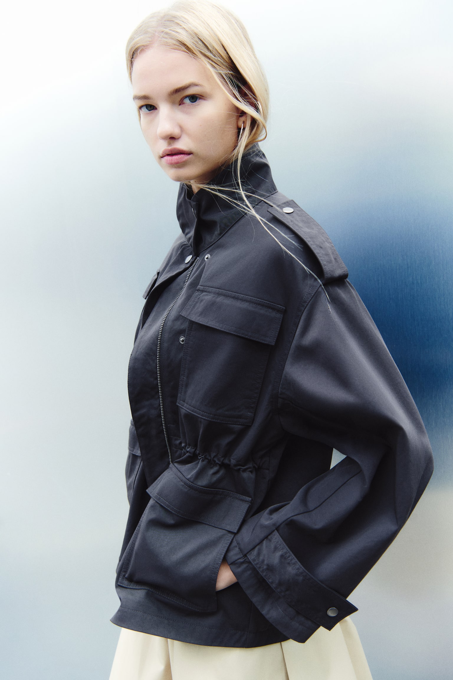 Женская куртка H&M Twill Cargo, цвет: Тёмный серый — фото 5