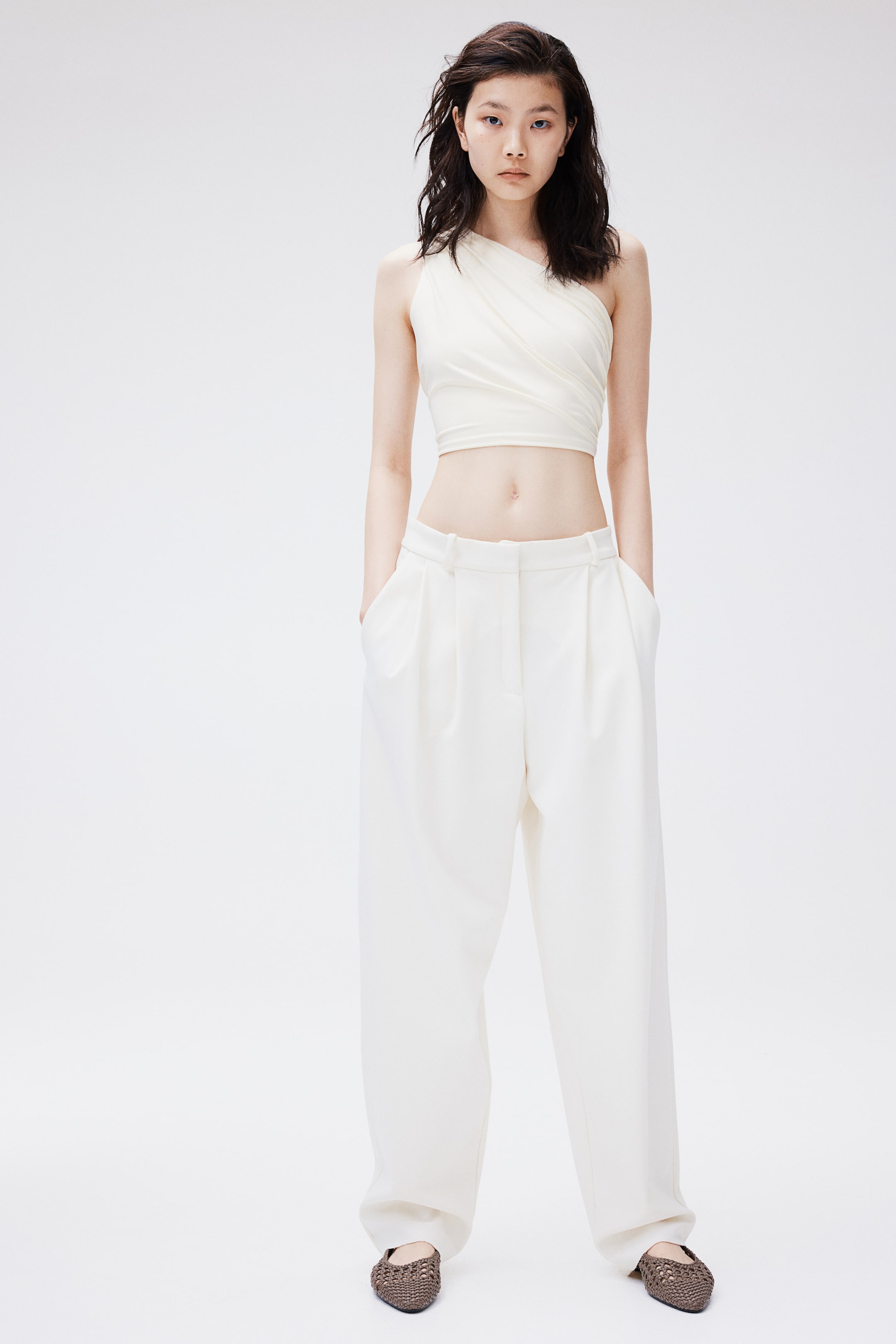 One-shoulder Crop Top