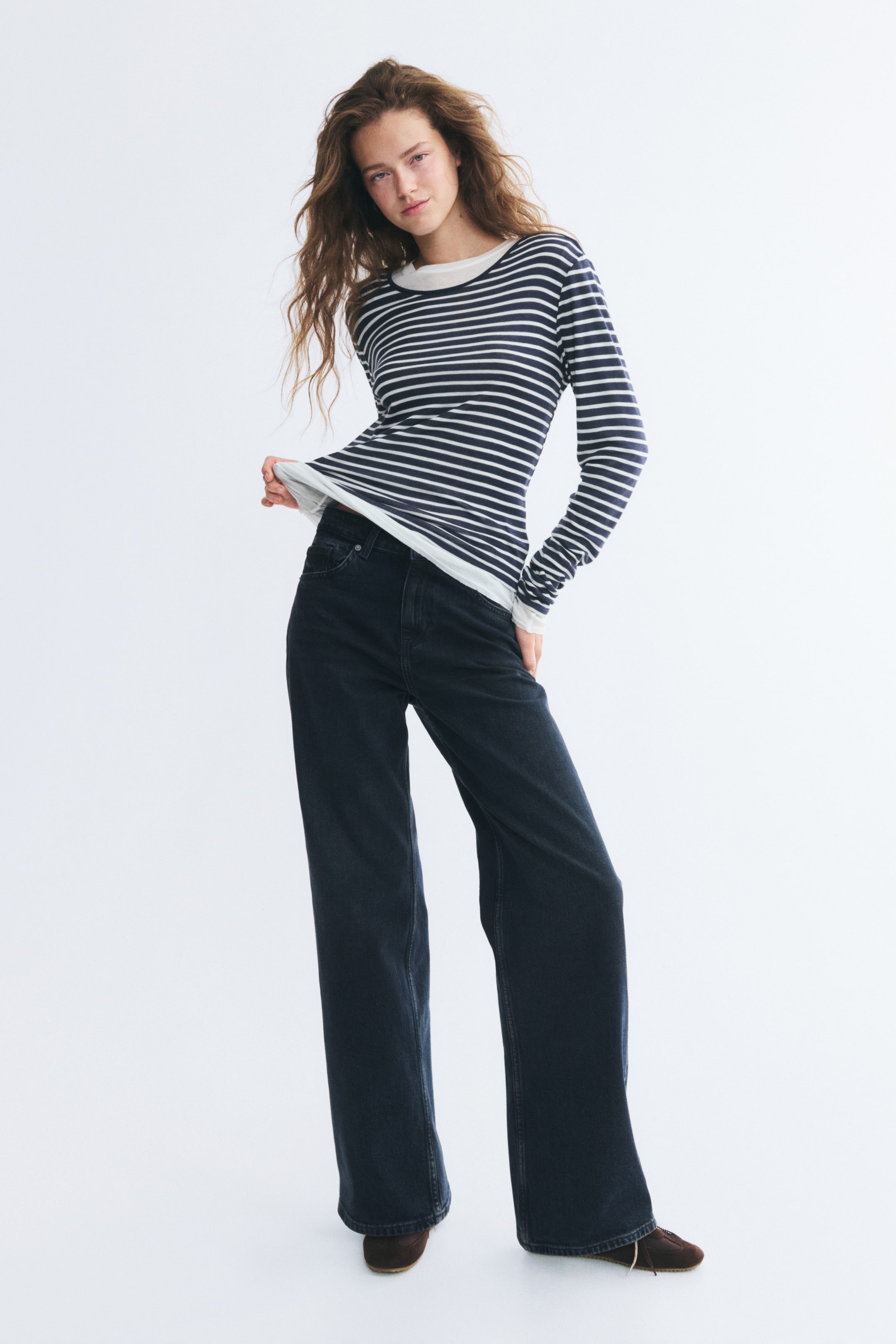 View larger image: Straight High Waist Jeans - Dark denim blue - Ladies | H&M 1