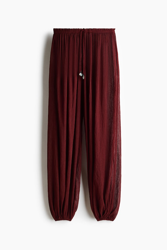 Gecrinkelte Strandhose mit Balloon Leg - Dunkelrot/Mattgelb/Paisleymuster - 1