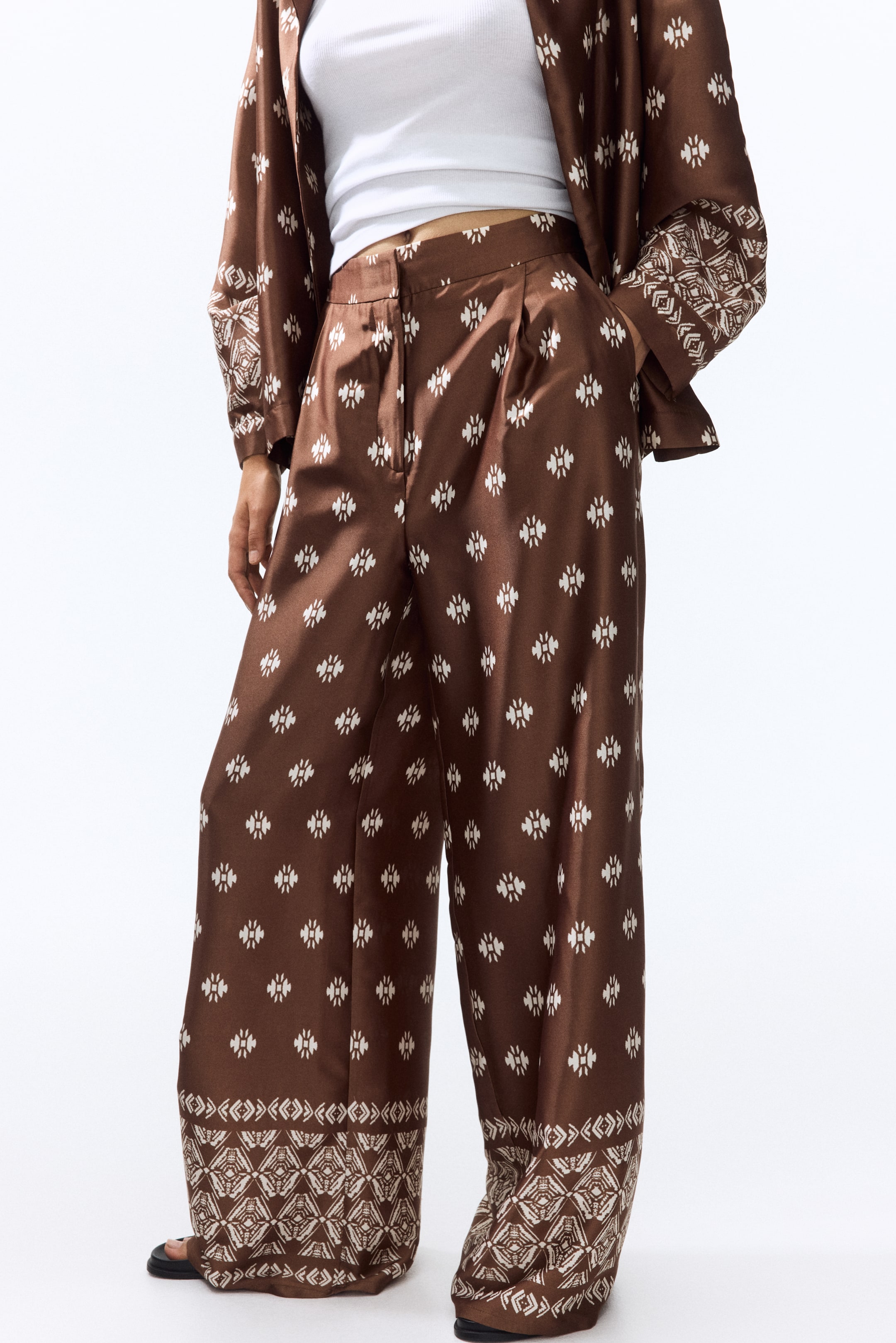 Женские брюки H&M Straight-Leg Satin Pants — фото 3