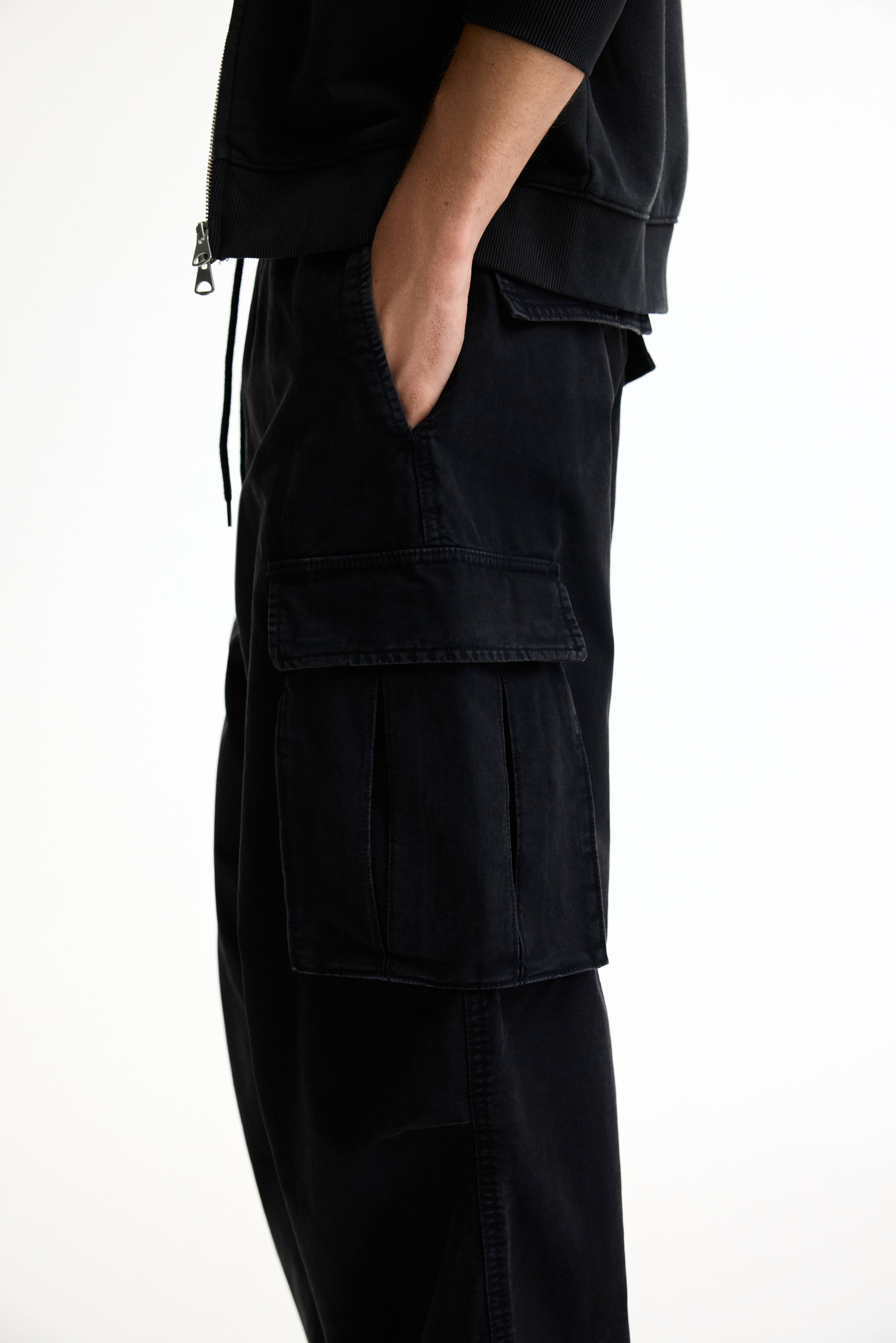 Loose-Fit Cargo Pants