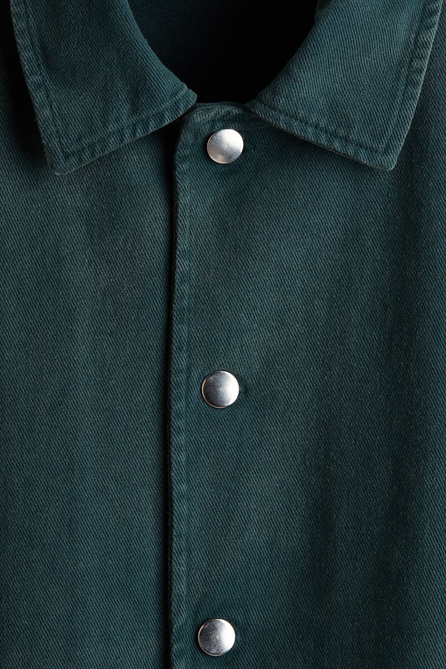 Мужская рубашка H&M Twill Overshirt, цвет: Тёмный зелёный — фото 7