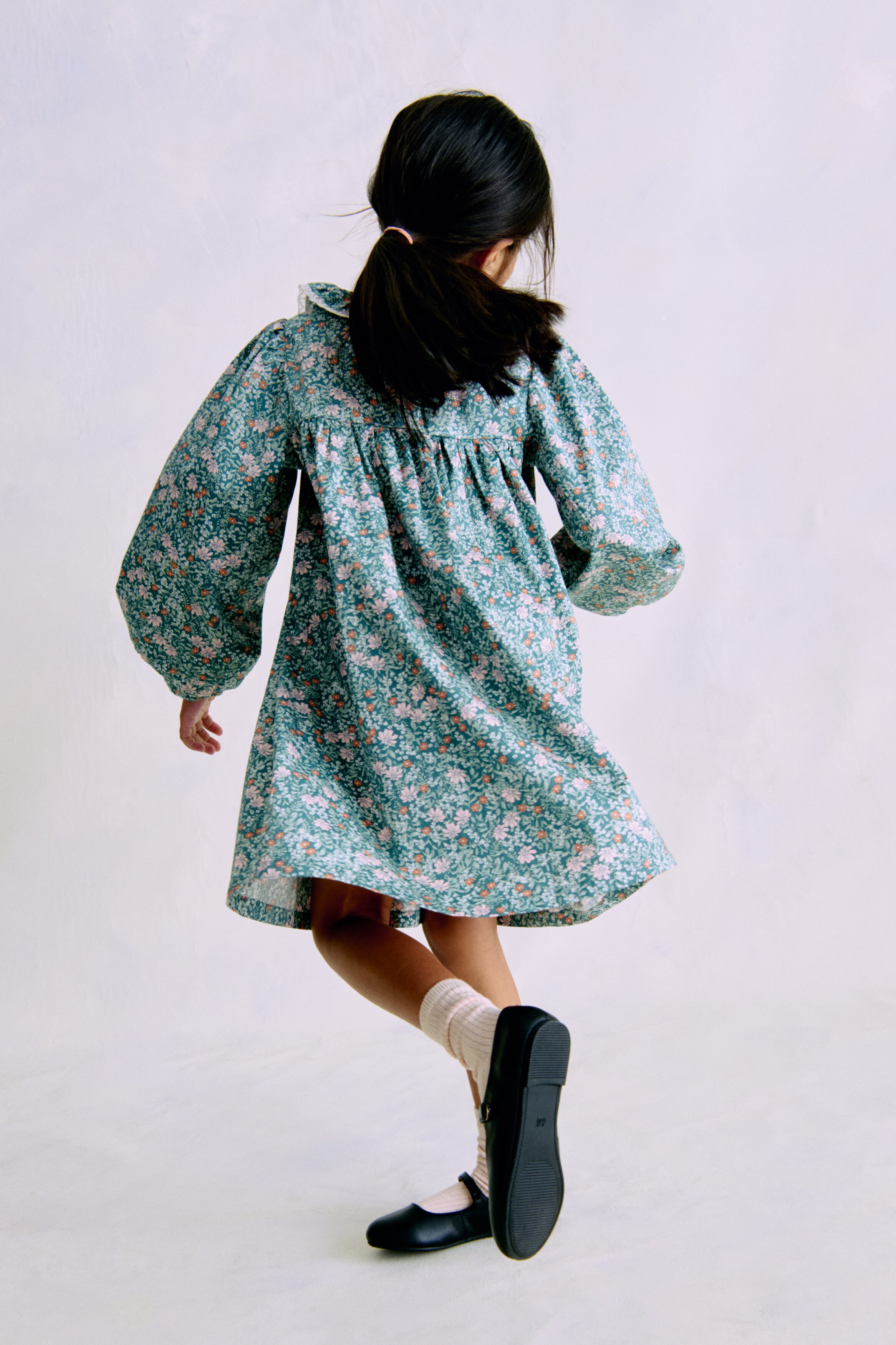h&m floral dress green Two summer dresses. H&M short sleeve green, pink, purple, orange flora –  Cloud & Bunny main image 0