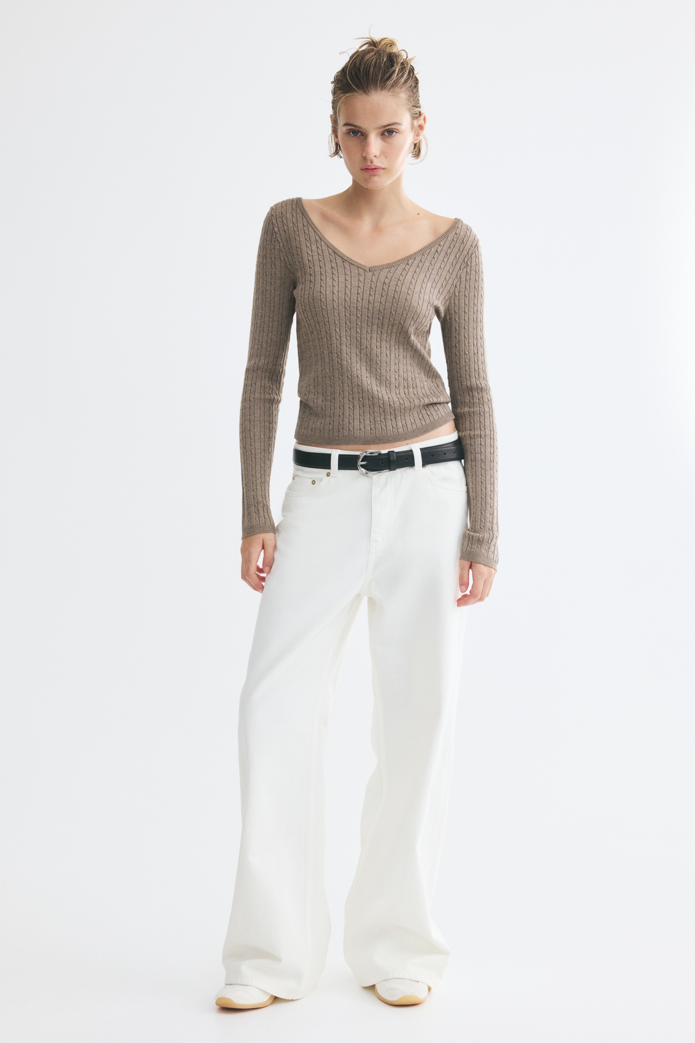 Pull en maille torsadée de viscose mélangéeModèle