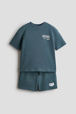 2-delat set med T-shirt och sweatshorts