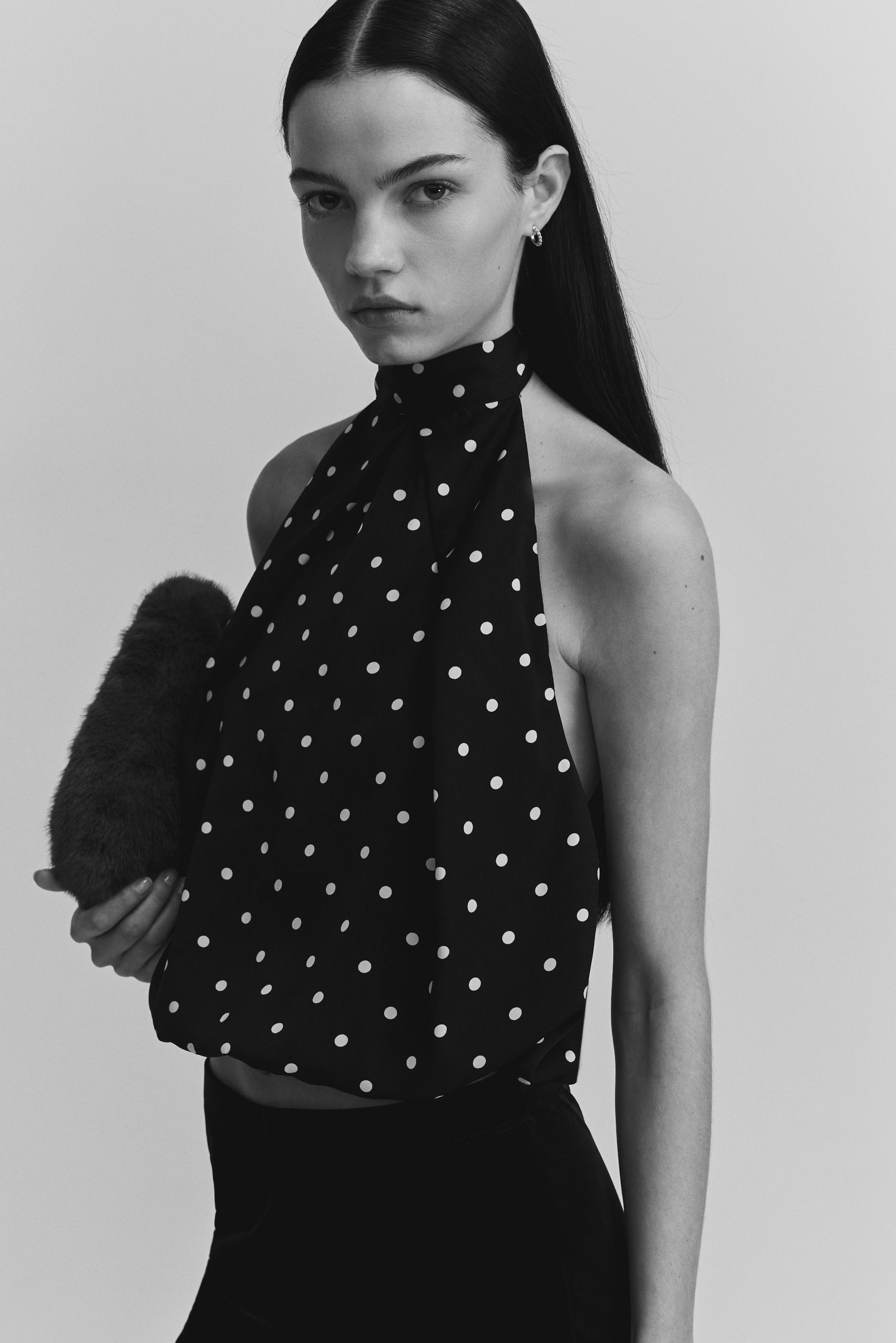 Grotere afbeelding bekijken: Satijnen haltertop - Zwart/stippen - DAMES | H&M BE 1