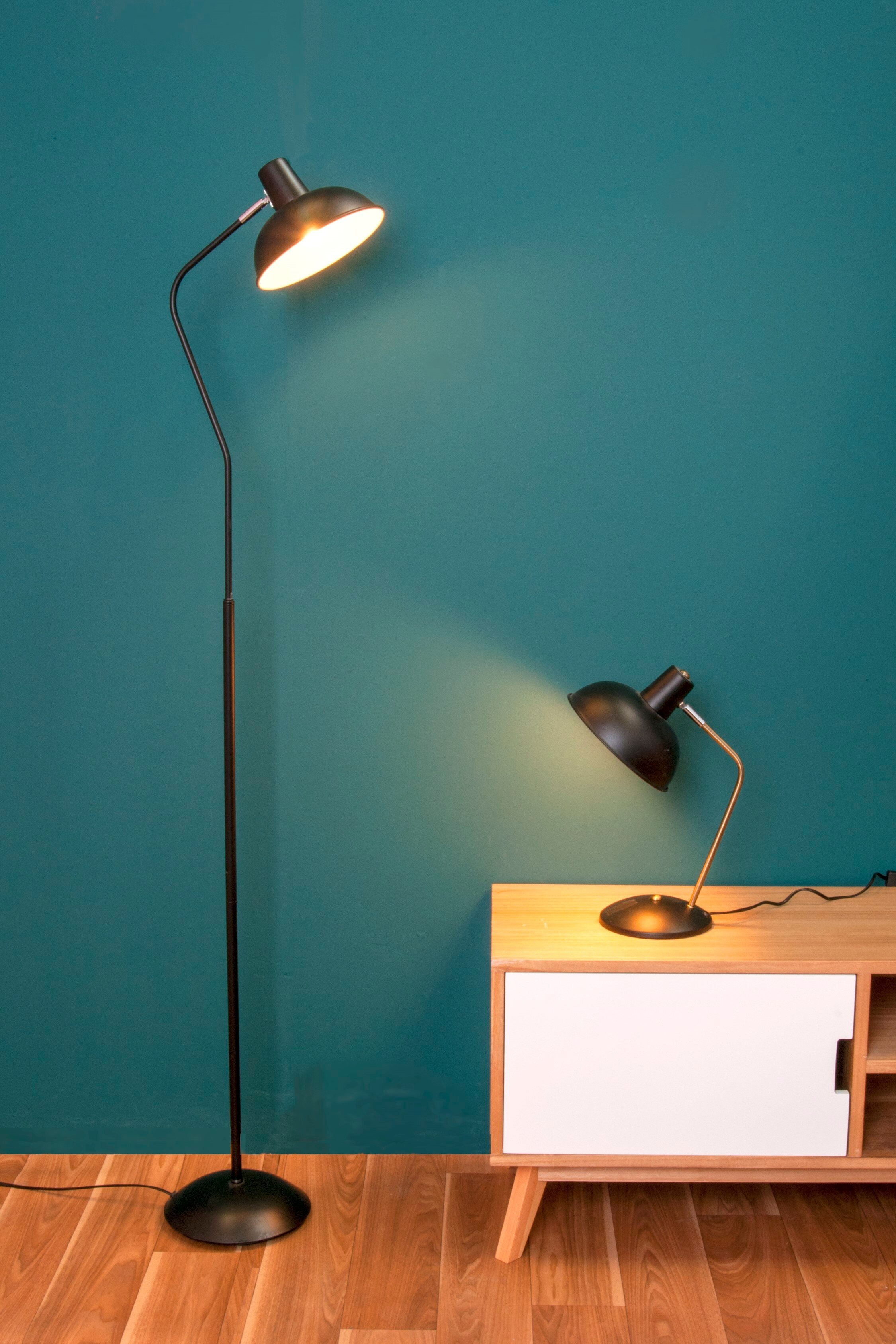 Leitmotiv Tischlampe Hood – Weiß, Rund, Eisen, 37,5x19,5 Cm, E27 Fassung, Für Wohn- & Schlafzimmer