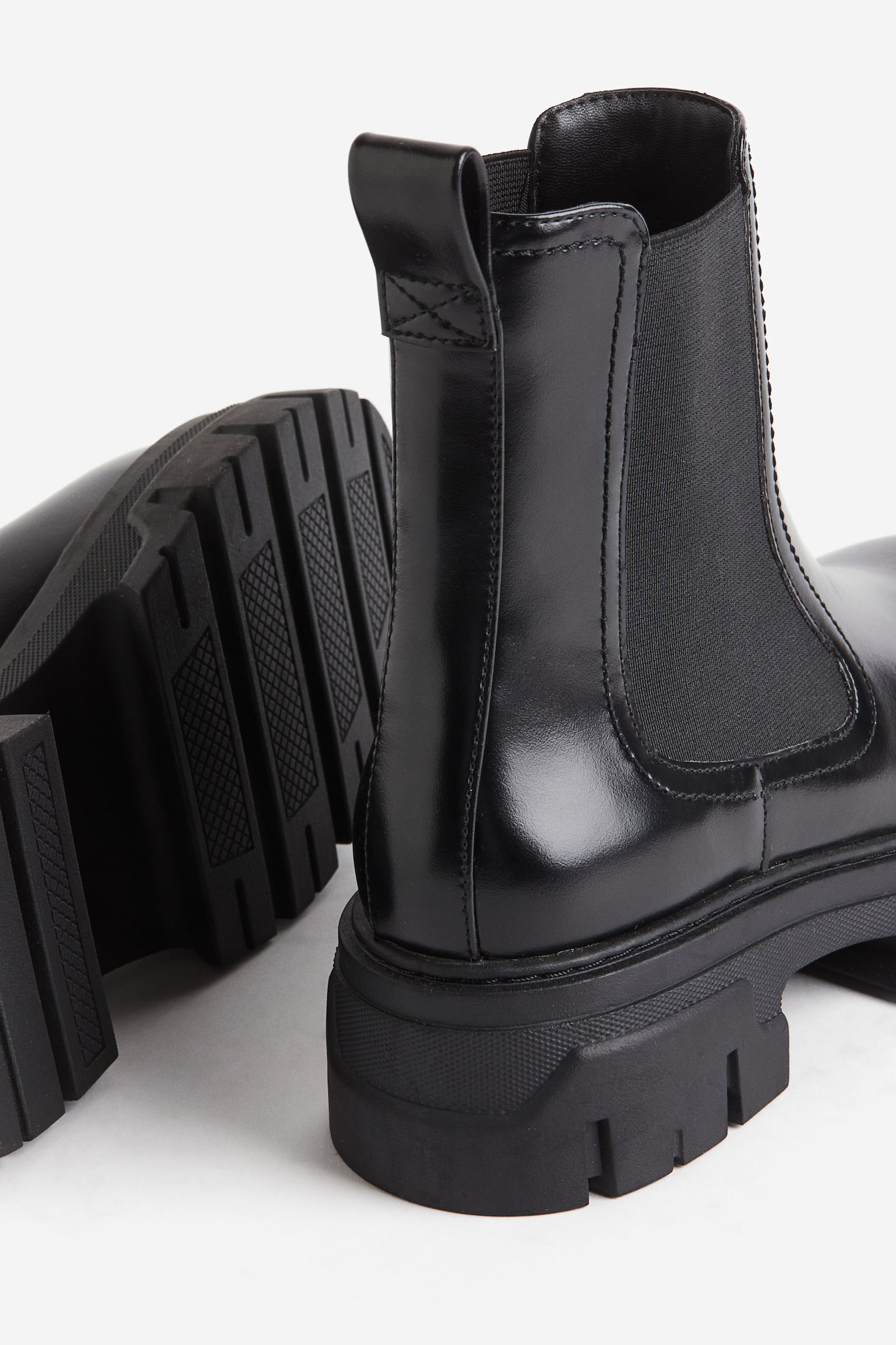 Chunky Chelsea Boots - Black - 3