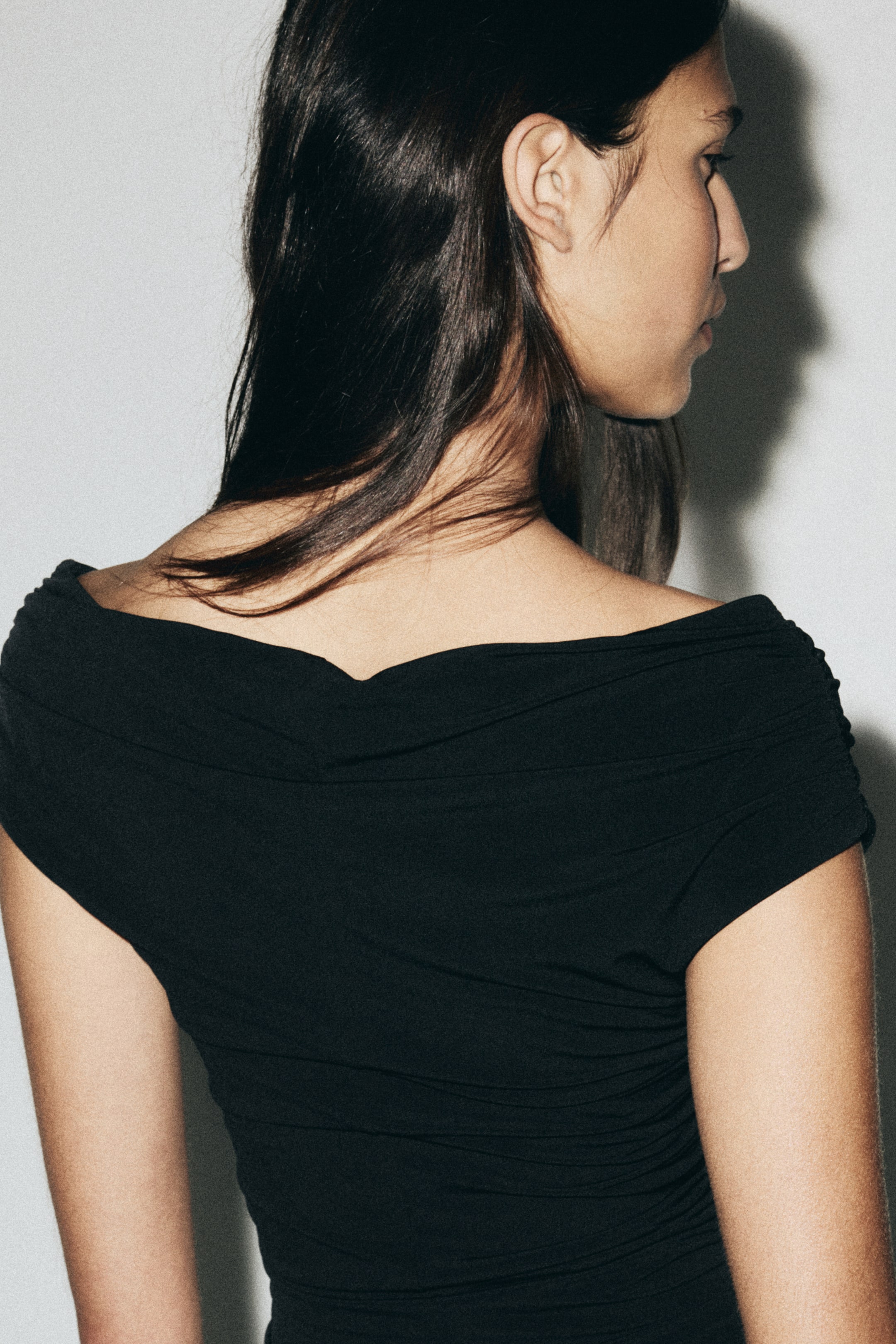 Ampliar la imagen: Vestido a los hombros - Negro - Ladies | H&M MX 4