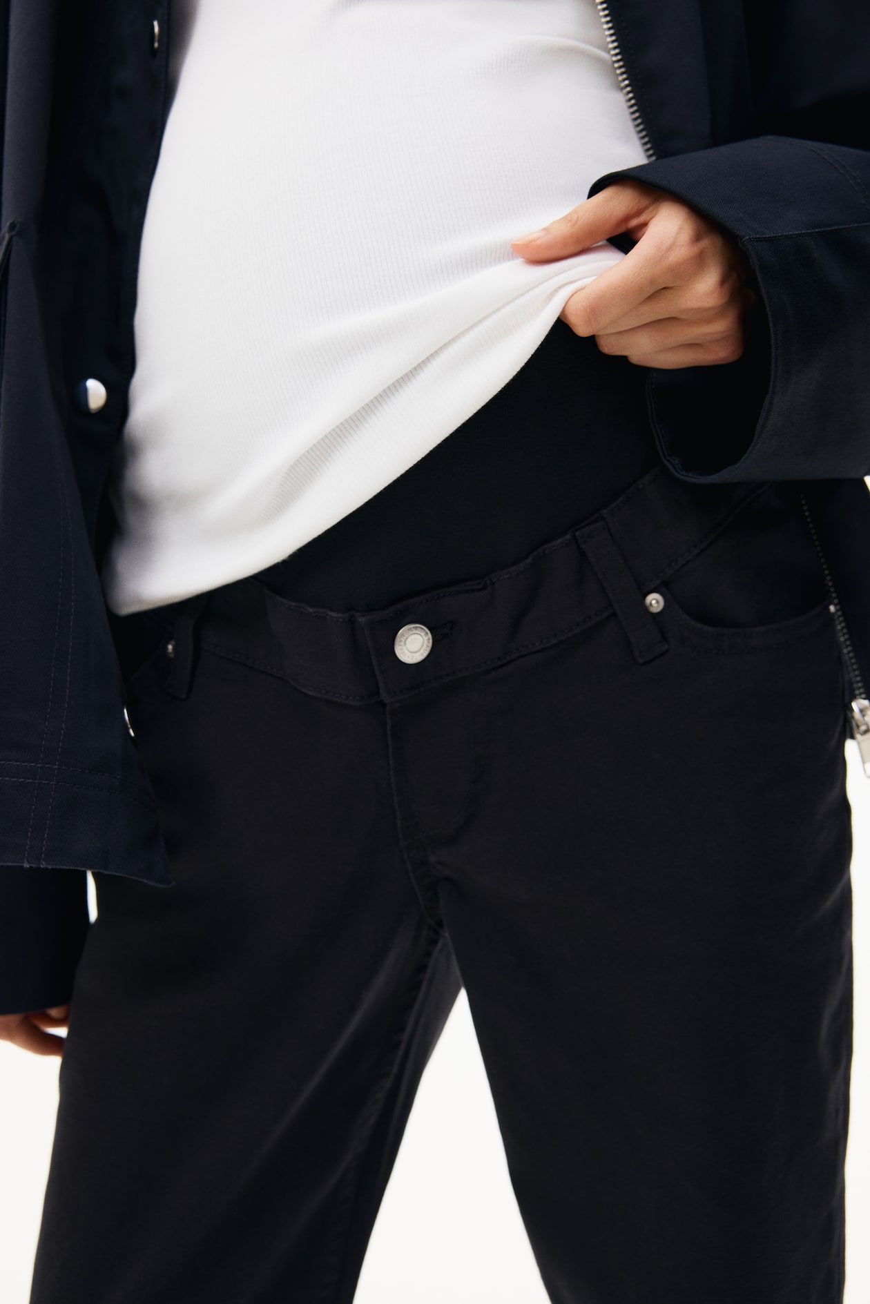 MAMA Flared Jeans - image 4