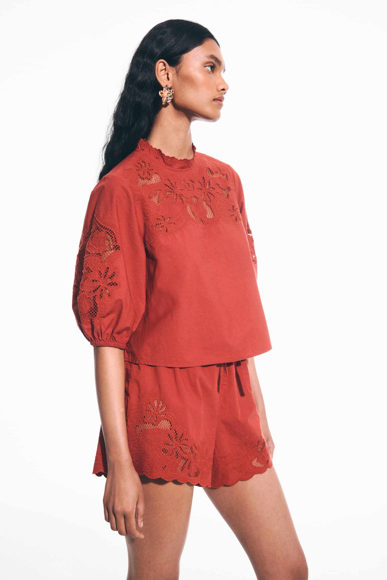 Pantalón corto con bordado inglés - Rojo - 4