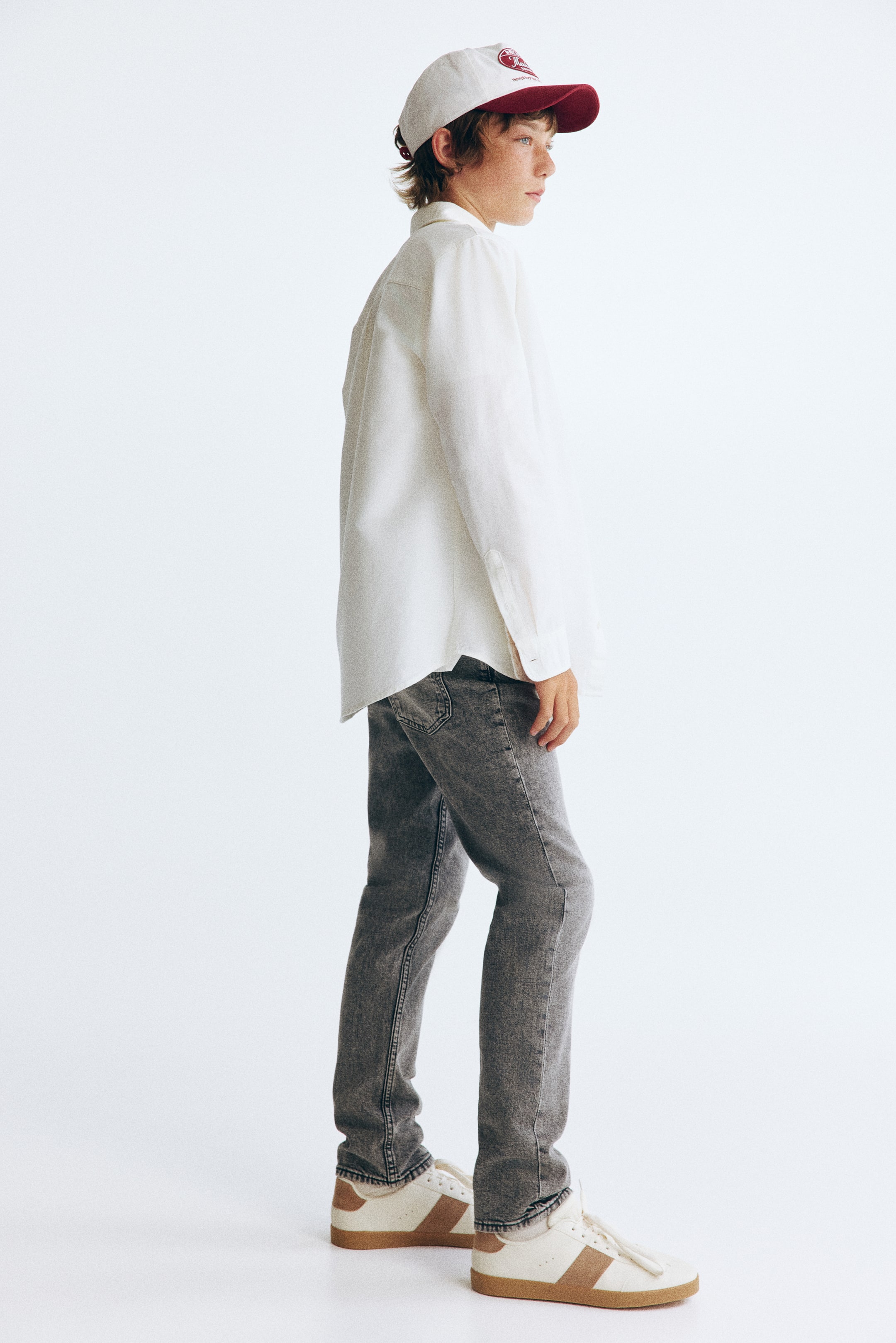 Nagyobb kép megtekintése: Comfort Stretch Slim Fit Jeans - Világosszürke - GYEREK | H&M HU 1