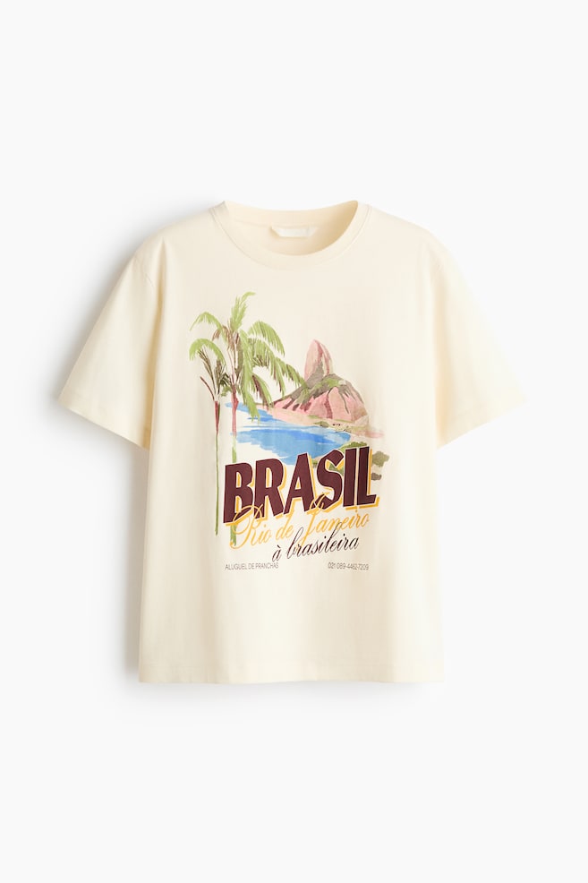 T-Shirt mit Print - Cremefarben/Brasil/Hellbeige/Atacama/Rot/Le Marais/Hellbeige/Paris Atelier/Dunkelbraun/Italia/Hellbeige/Gestreift/Braun/Solare/Hellgelb/Energized - 1