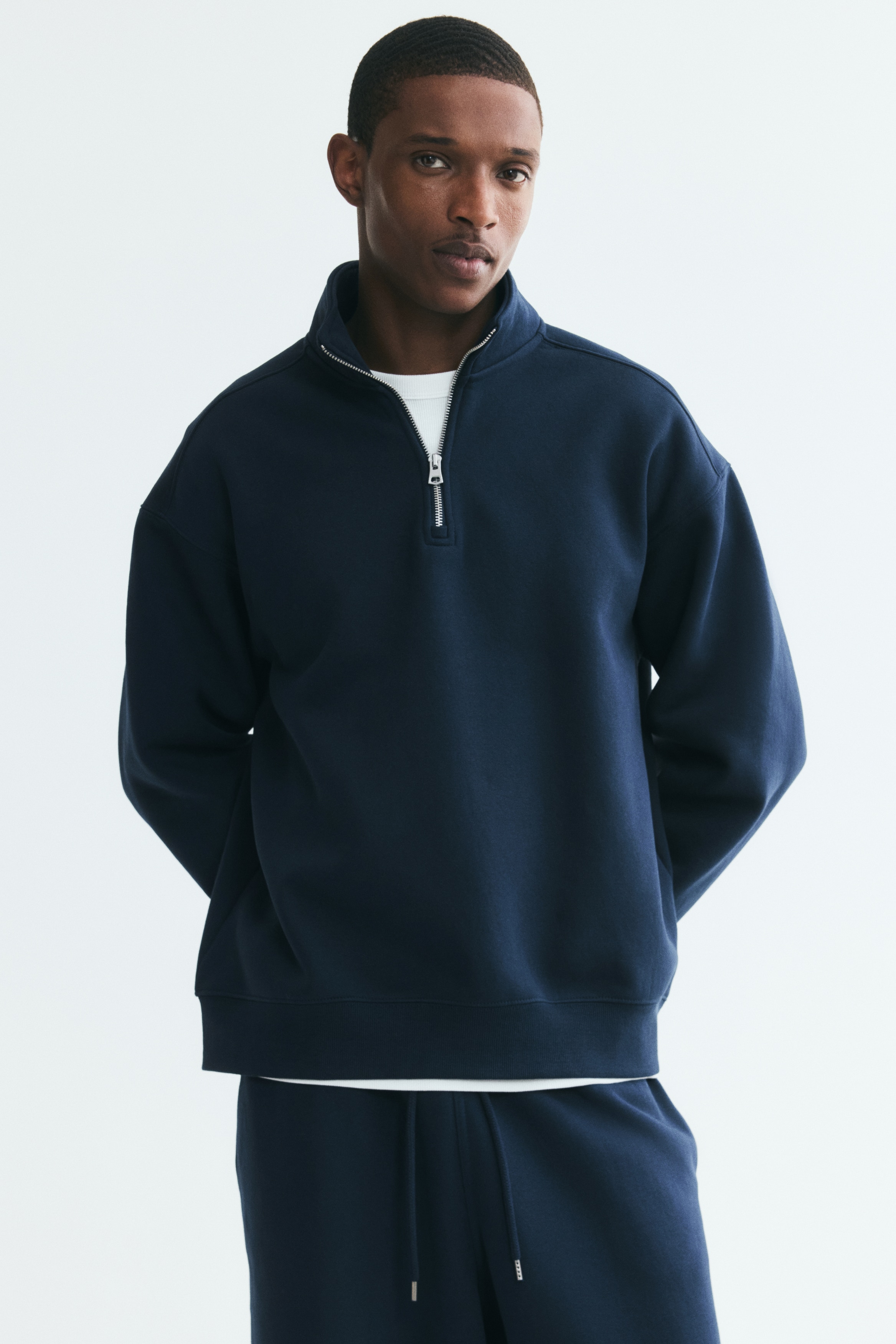 Sweat Loose Fit avec col zippéModèle