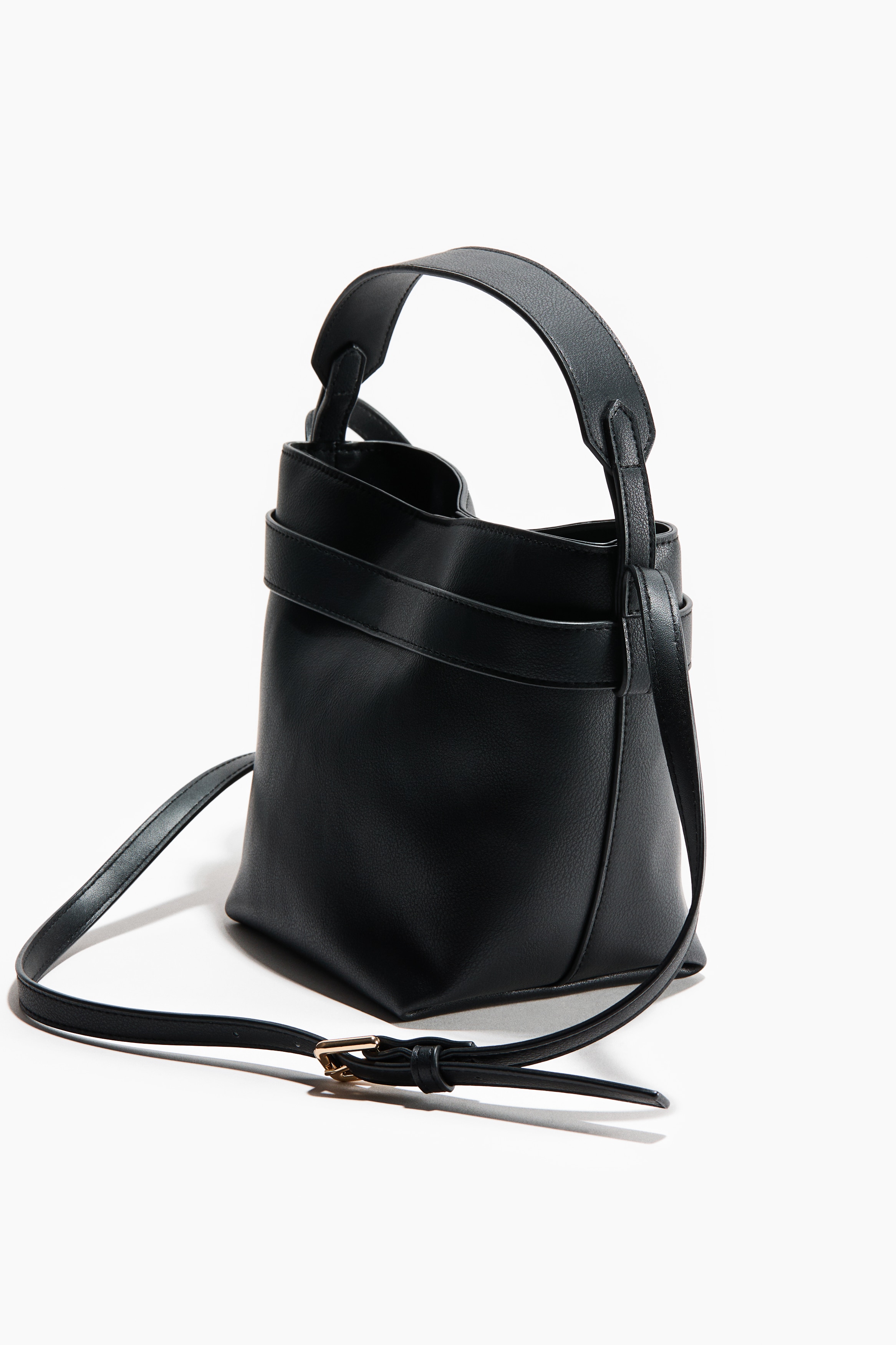 Crossbody bucket bag