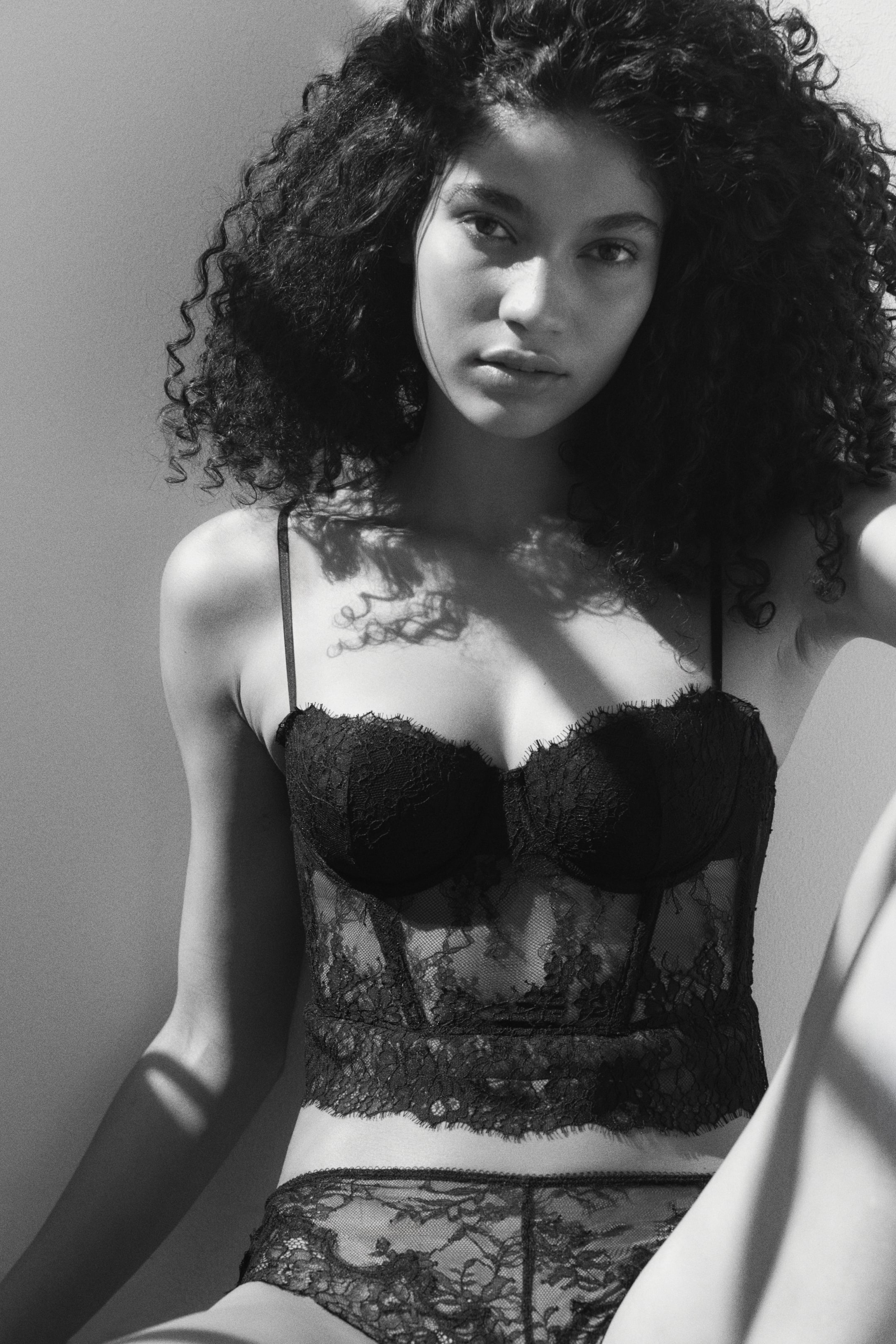 View larger image: Lace bustier - Black - Ladies | H&M 1