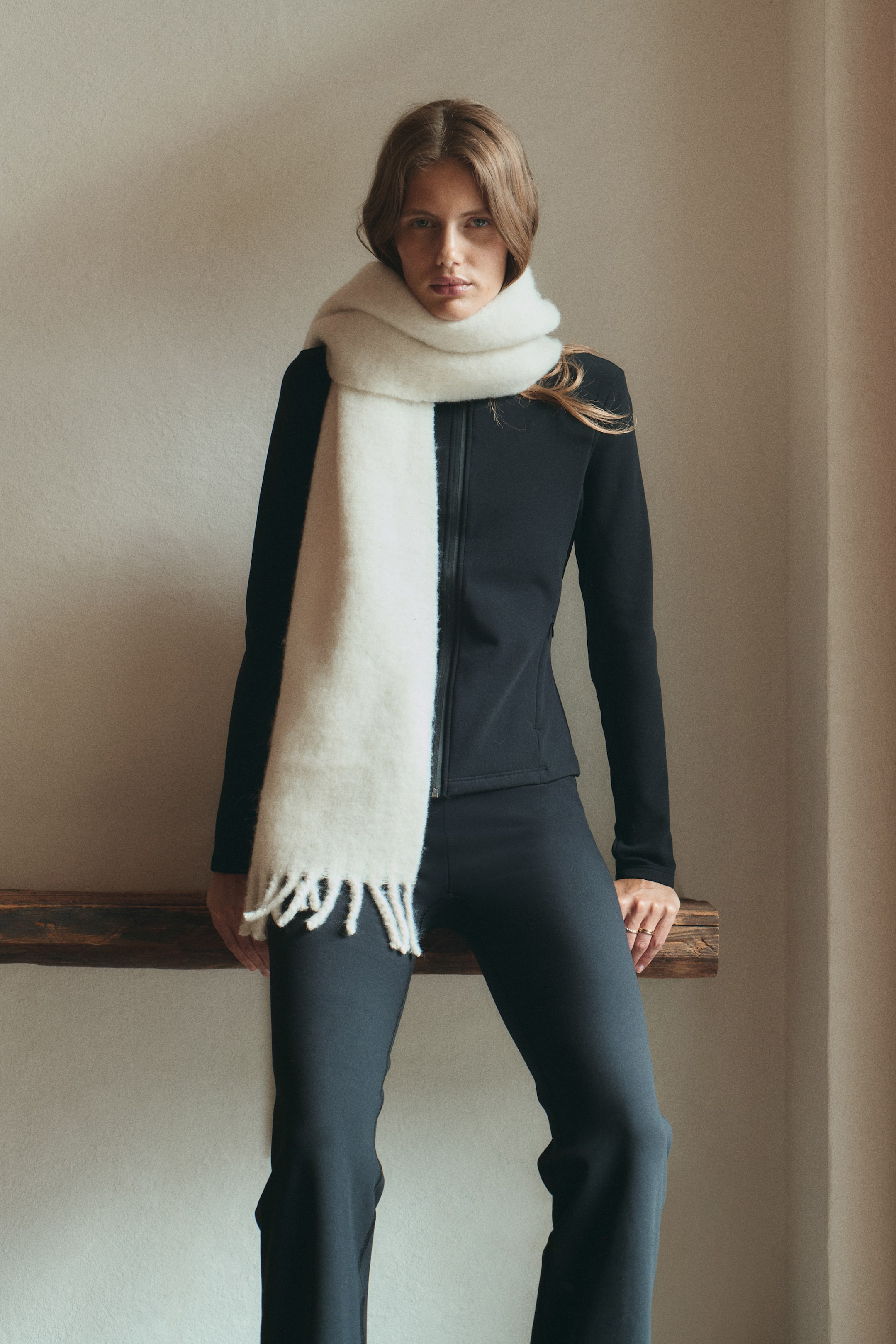 View larger image: Warming Flared sports leggings with ThermoMove™ - Black - Ladies | H&M HK 2