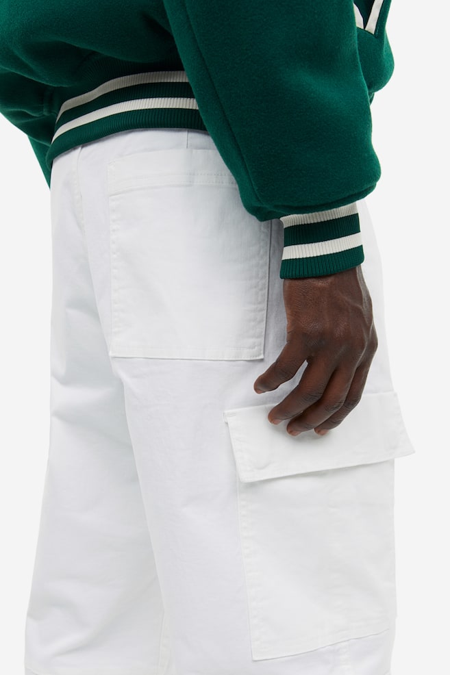 Pantaloni cargo Loose Fit - Bianco/Nero - 4