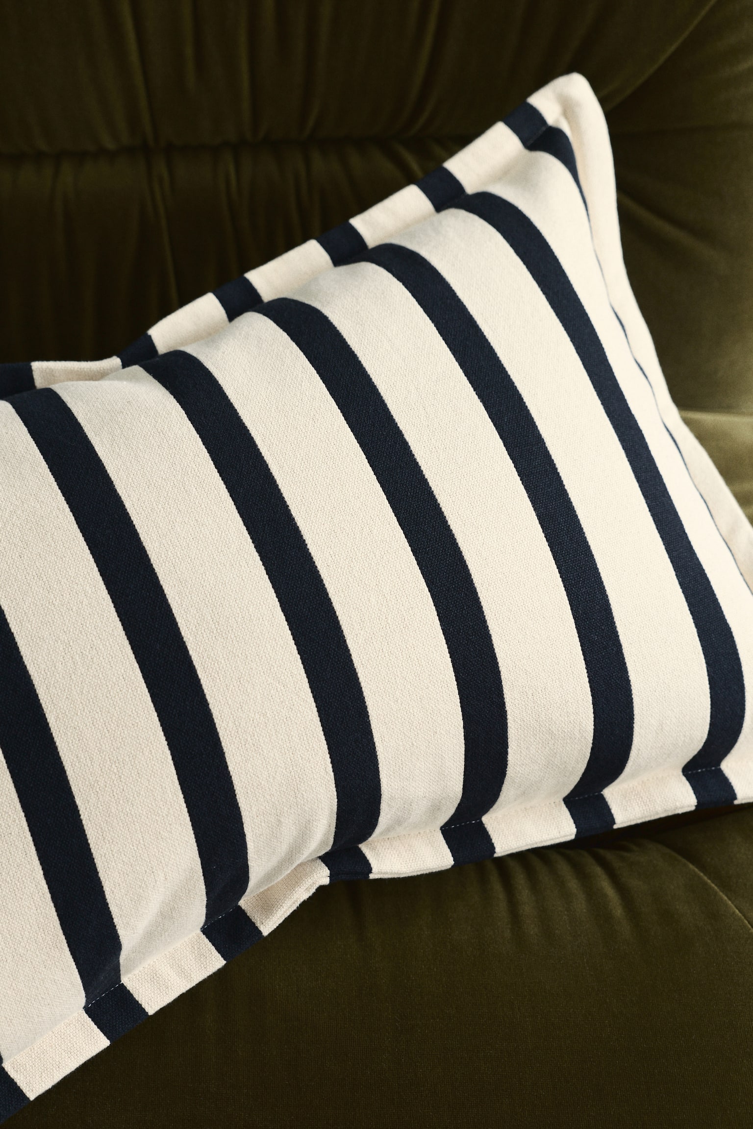 Patterned canvas cushion cover - Black/Striped/Beige/Striped - 1
