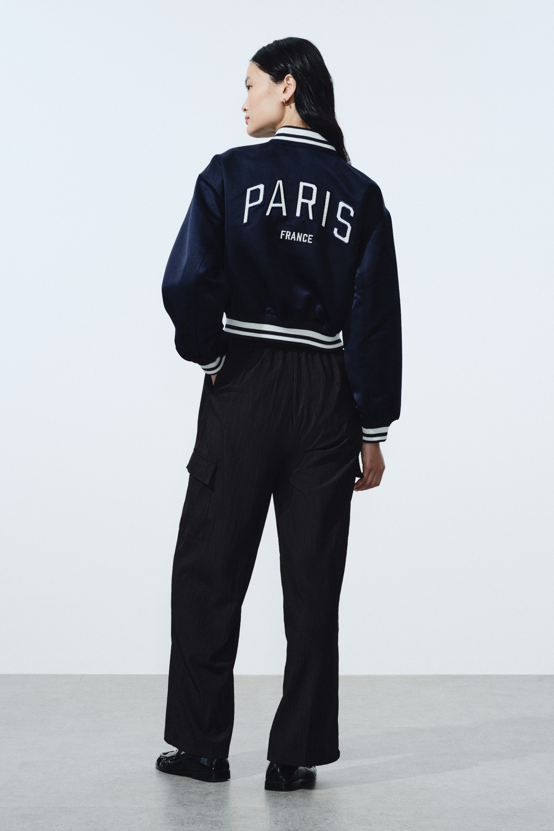 Wide cargo trousers