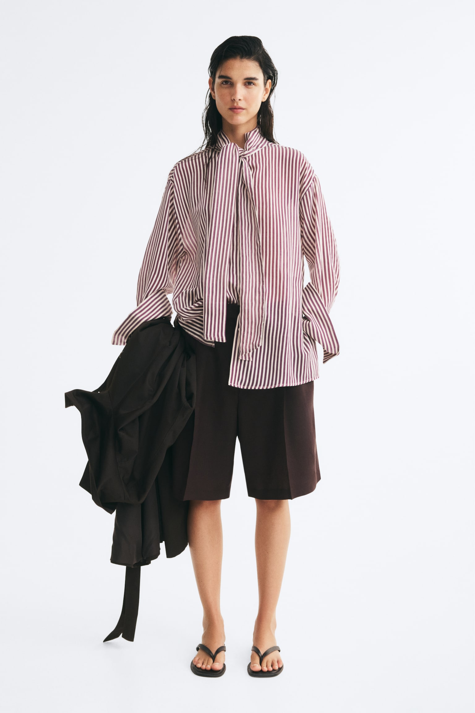 Женская рубашка H&M Oversized Scarf-Collar, цвет: Сливовый фиолетовый / Полосатый — фото 5
