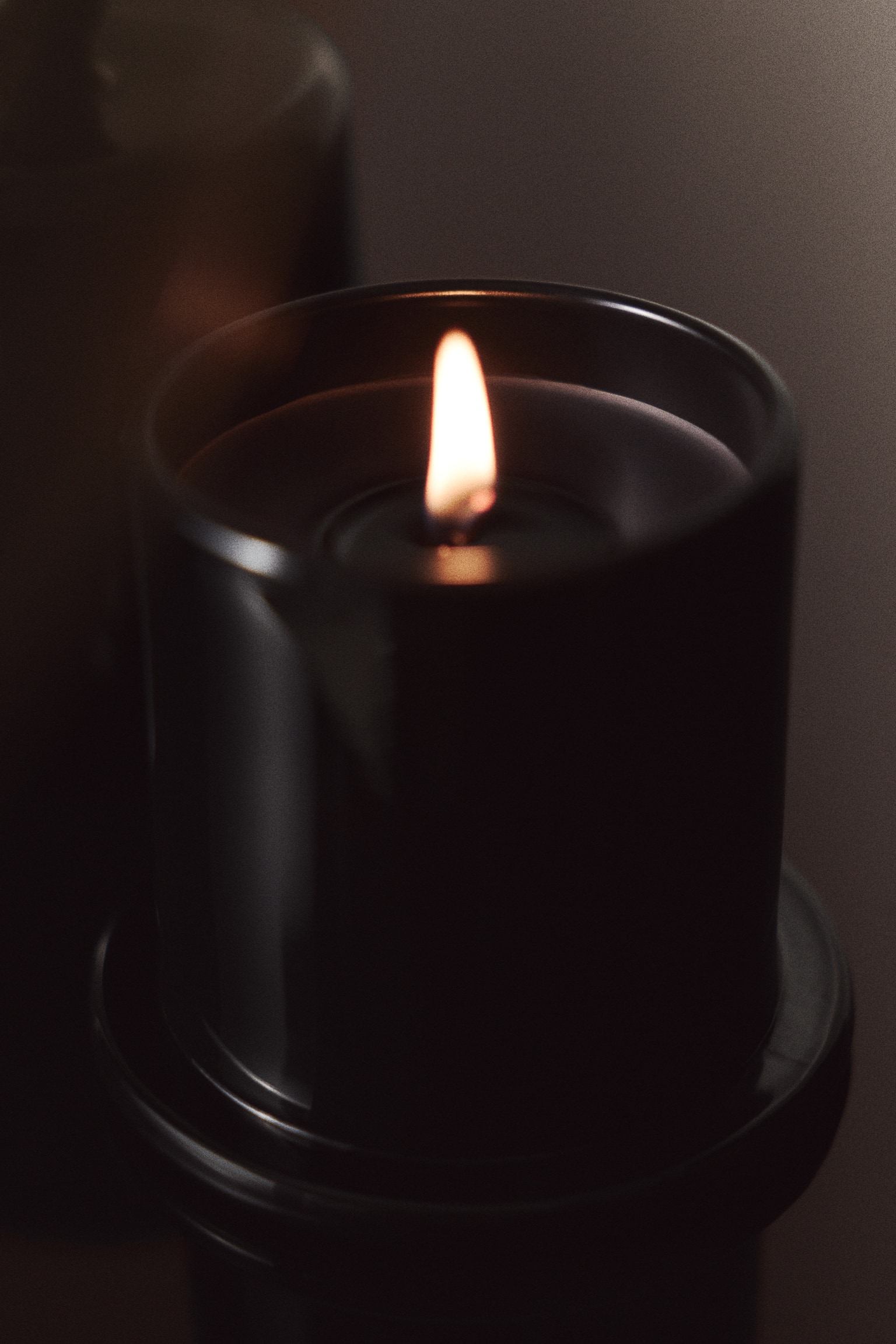 נר ריחני עם מכסה פעמון - Cedarwood Pepper/Patchouli Vetiver/Fig Leaves/Rose Geranium - 1