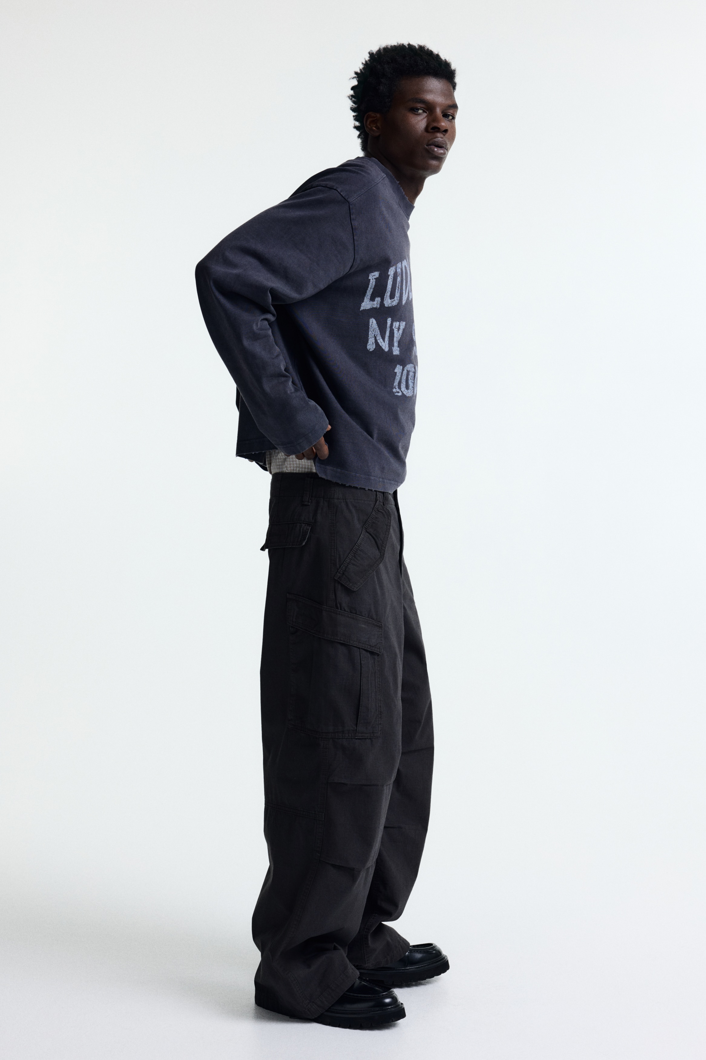 Loose Fit Cargo trousers