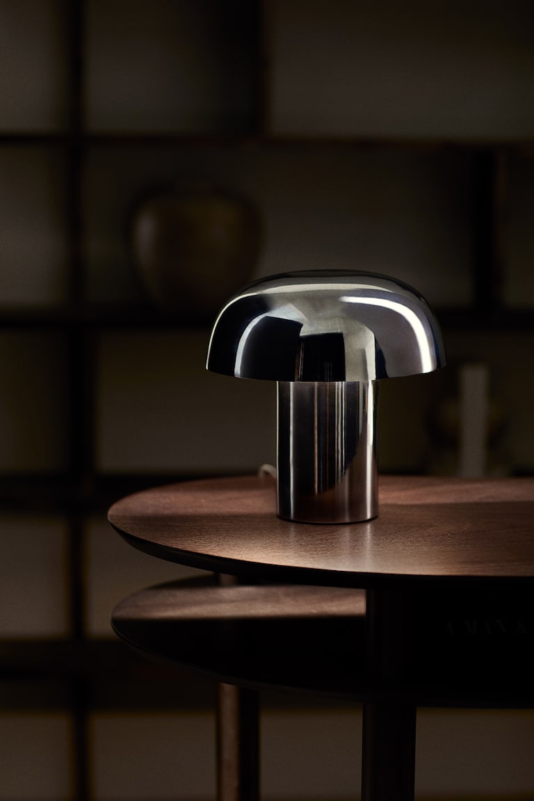 Lampe de table en métal