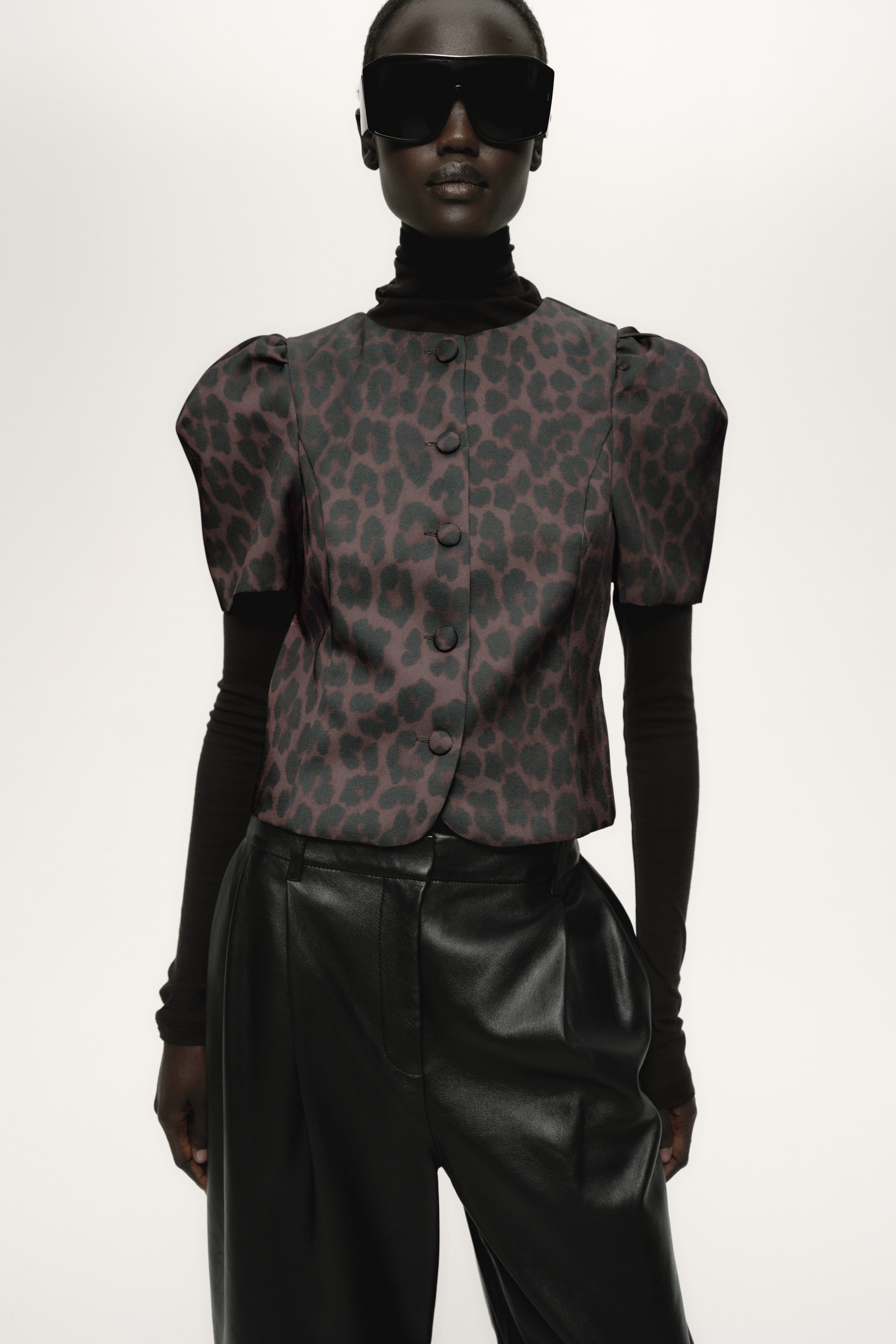 Ampliar la imagen: Blusa con mangas abombadas - Café oscuro/Diseño de leopardo - Ladies | H&M MX 2