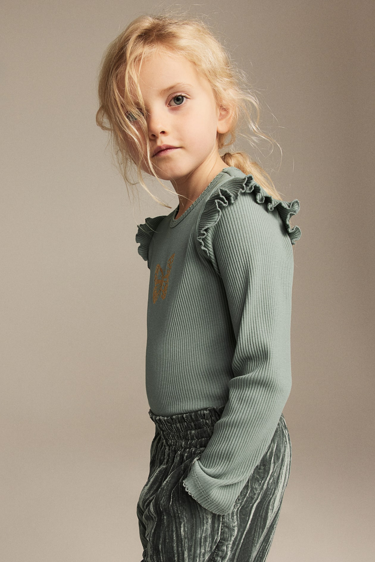 Ruffle-trimmed Ribbed Top - Round Neck - Long sleeve - Dusty green ...