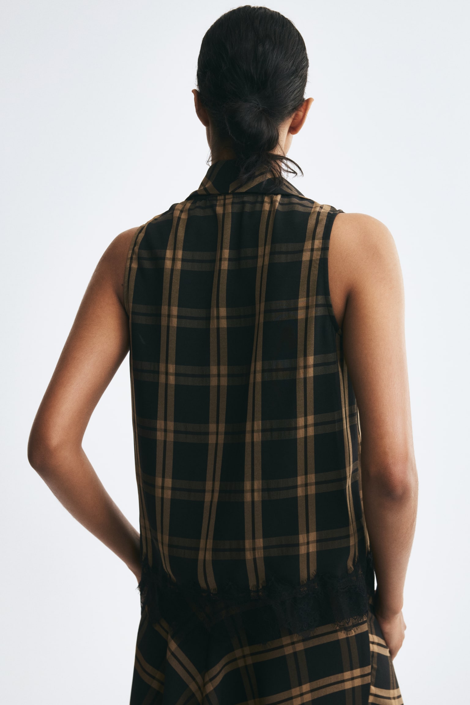 Женский топ H&M Top with Scarf Collar, цвет: Коричневый / Клетчатый — фото 5