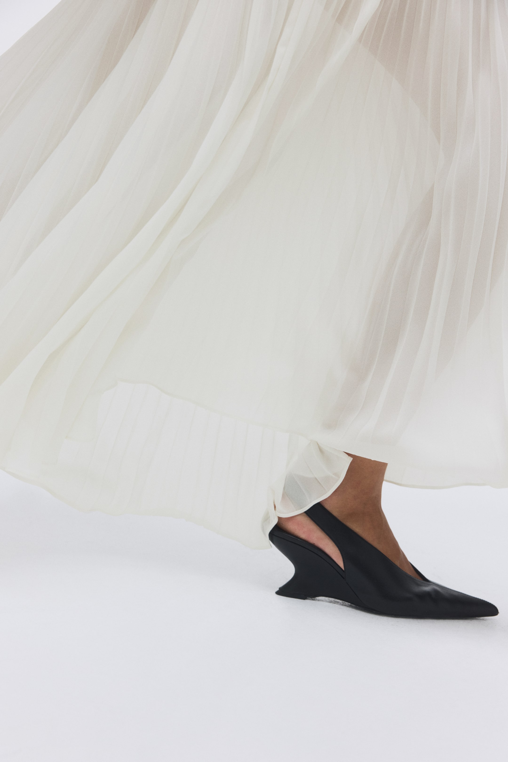 Zobraziť väčší obrázok: Pleated bandeau dress - Čierna/biela | H&M SK 3