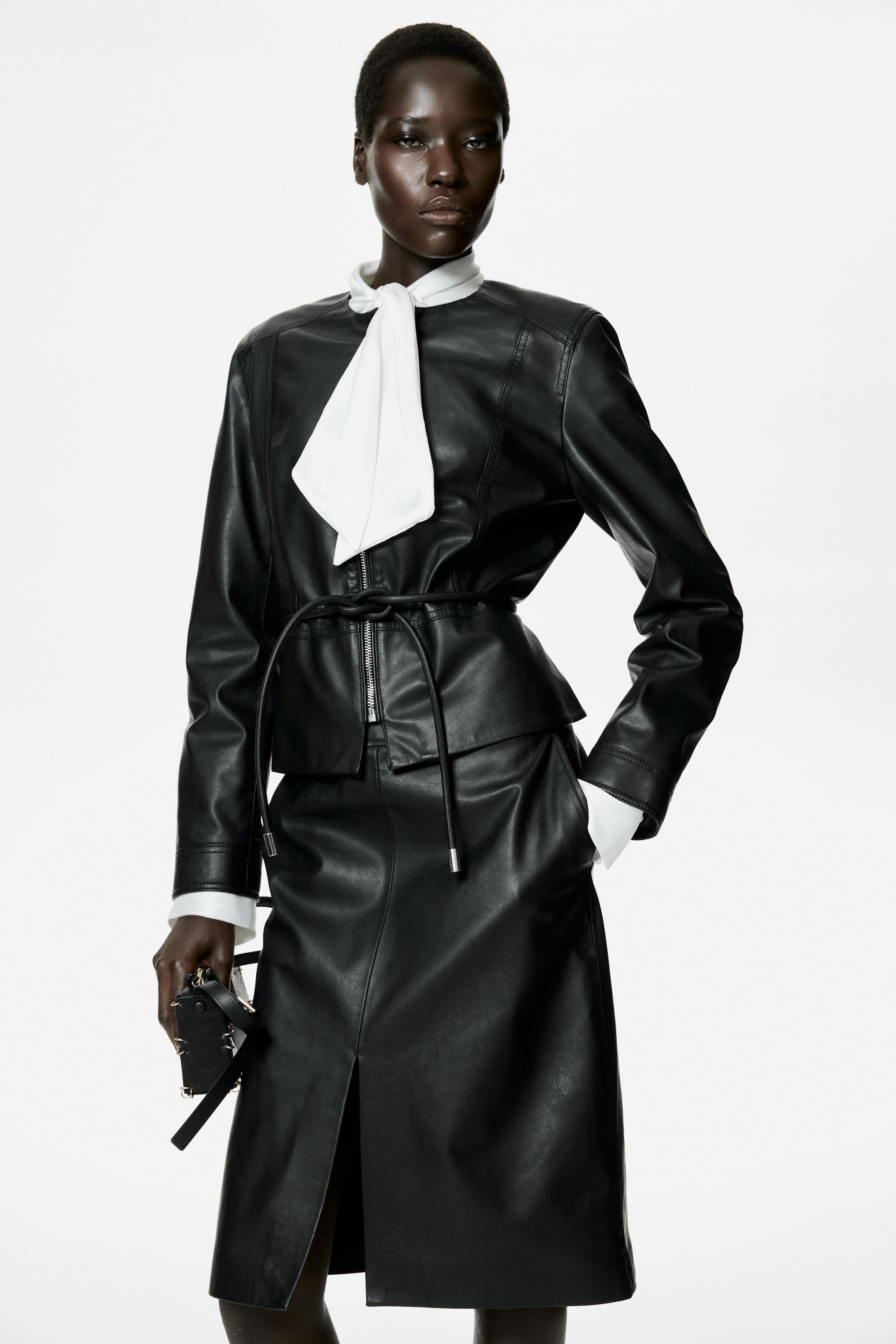 Женские куртки H&M Coated Peplum Jacket — фото 5