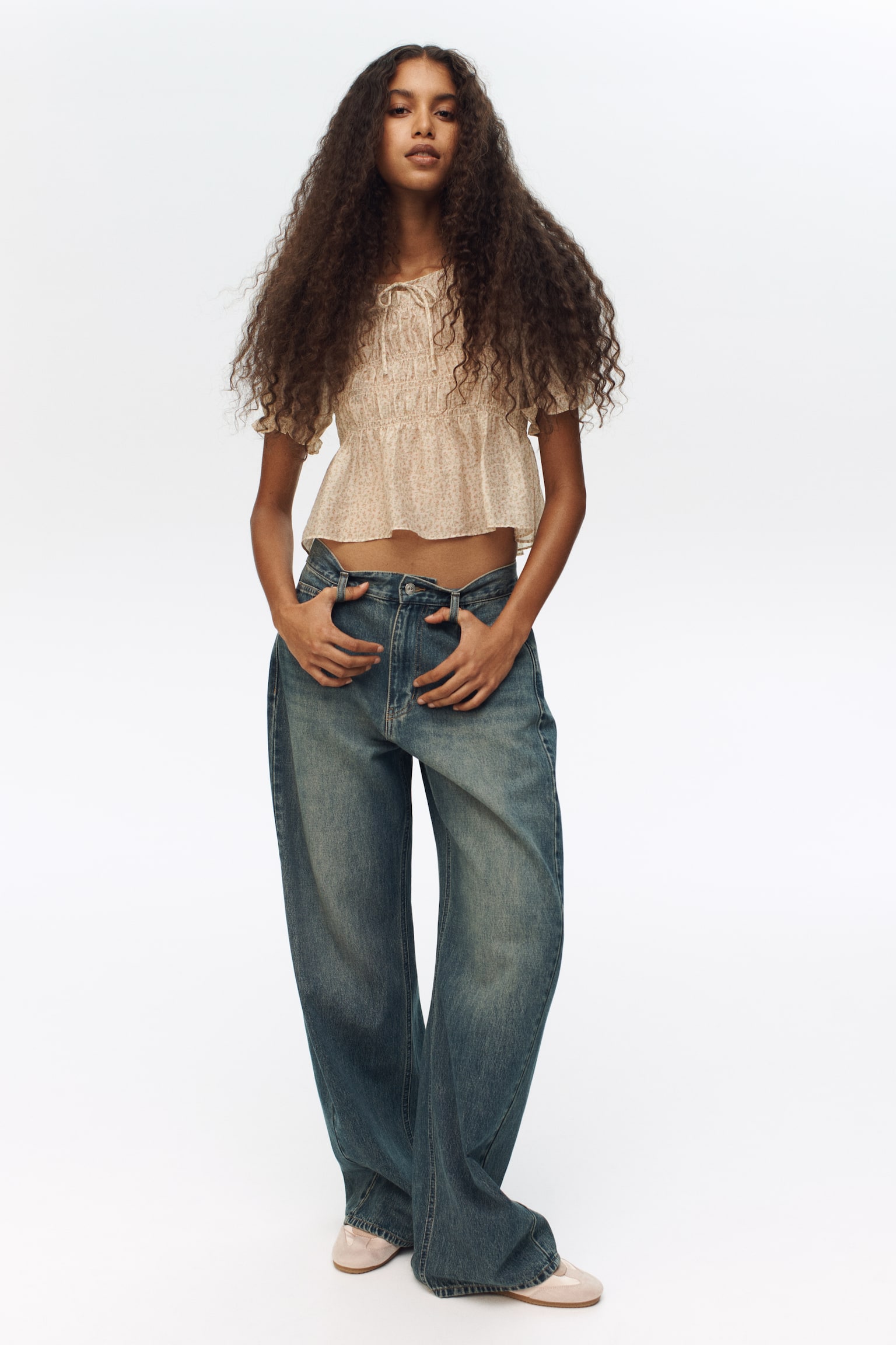 חולצה עם כיווצים - בז' בהיר/קרם/אדום חלודה - 1