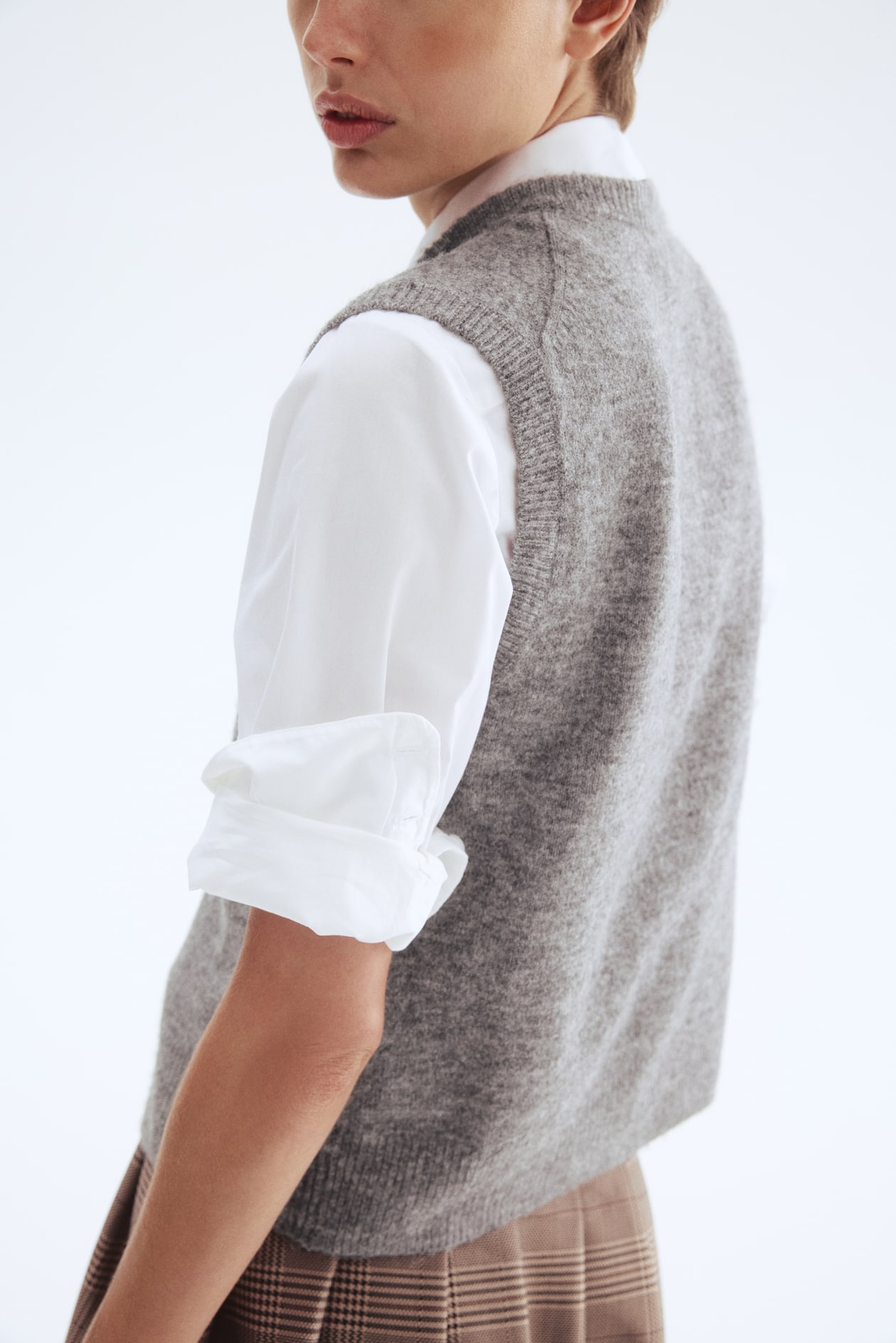 Fine-Knit Vest - image 4