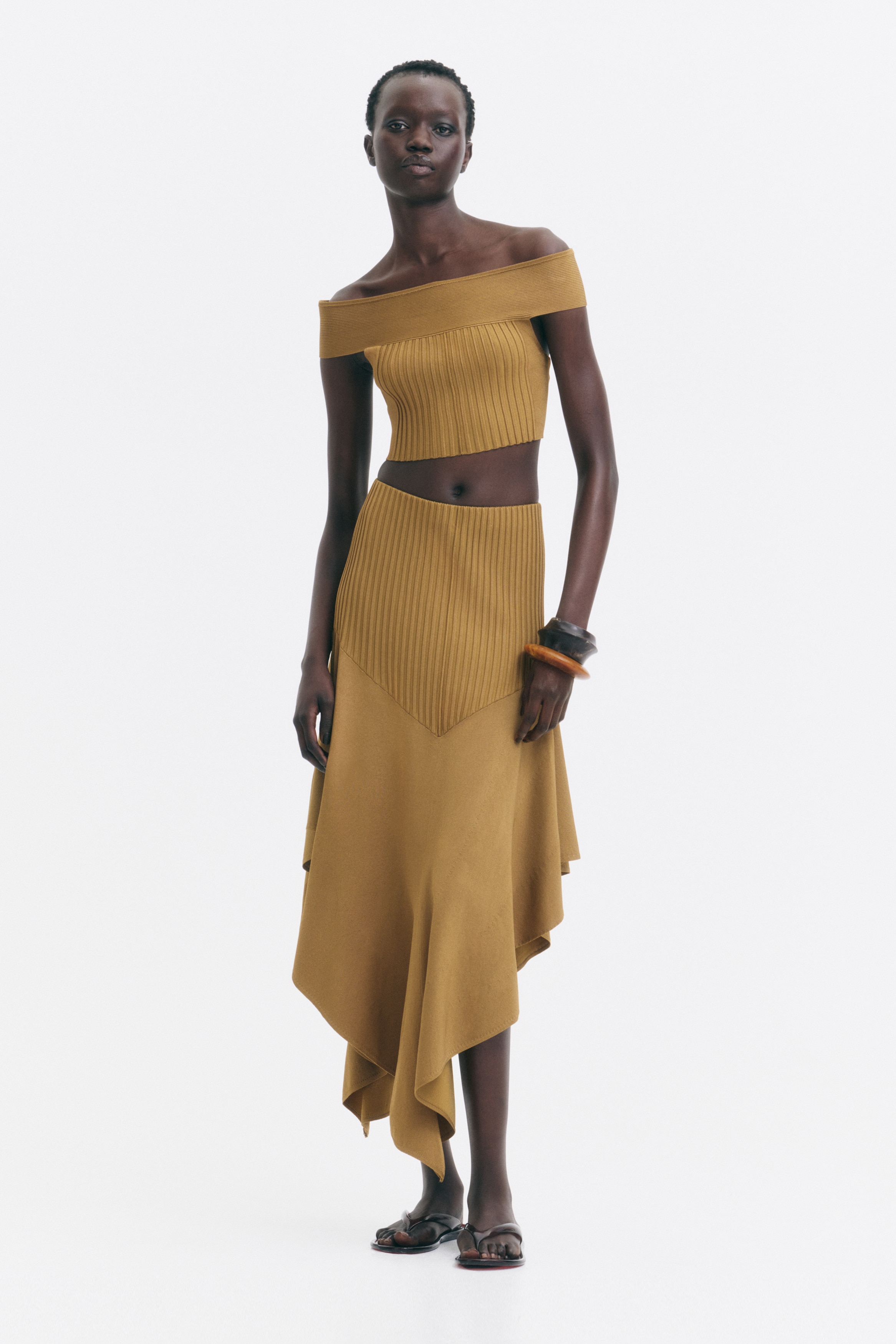 Knit Asymmetric SkirtModel