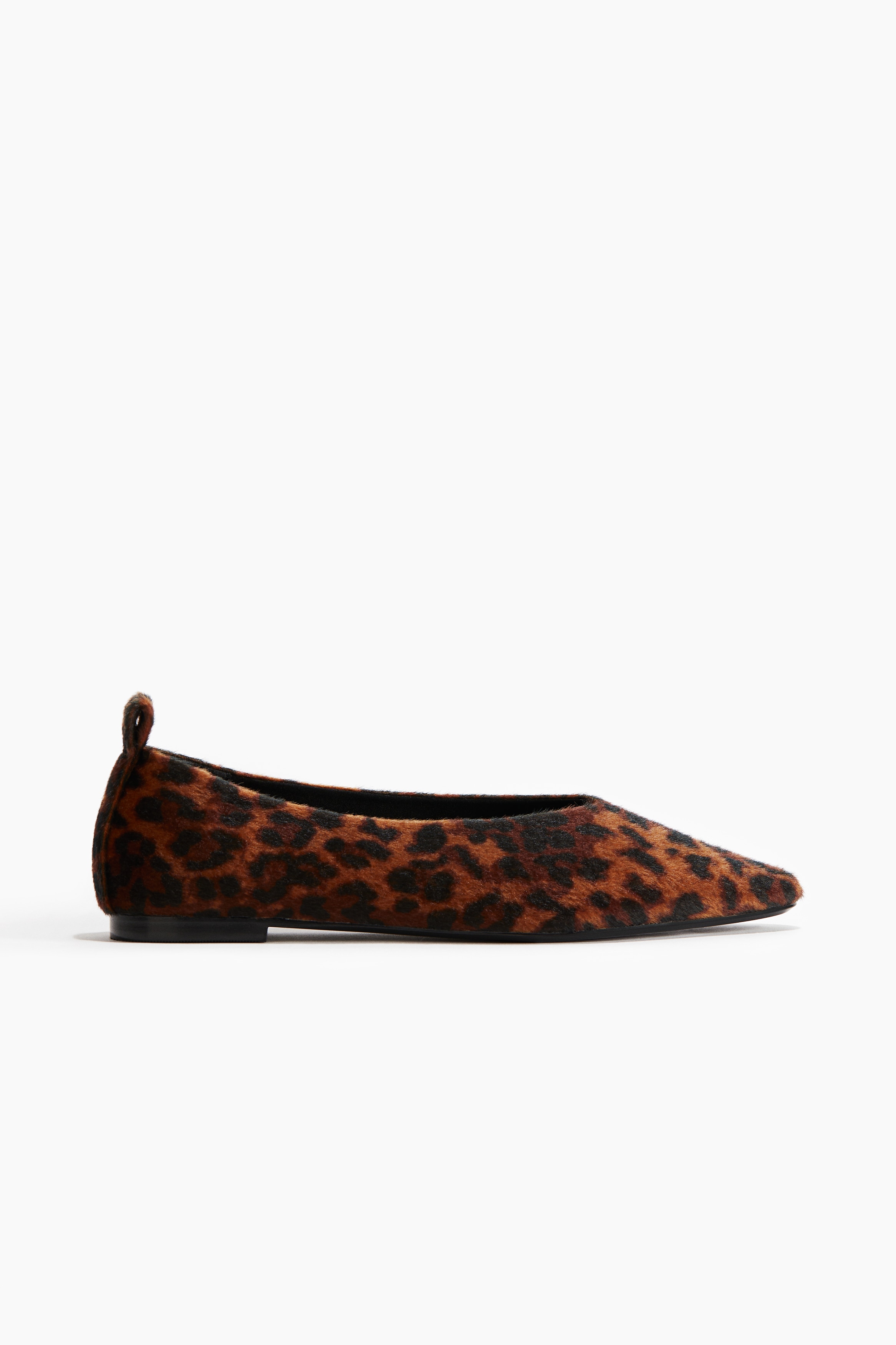 Pointed ballet flats