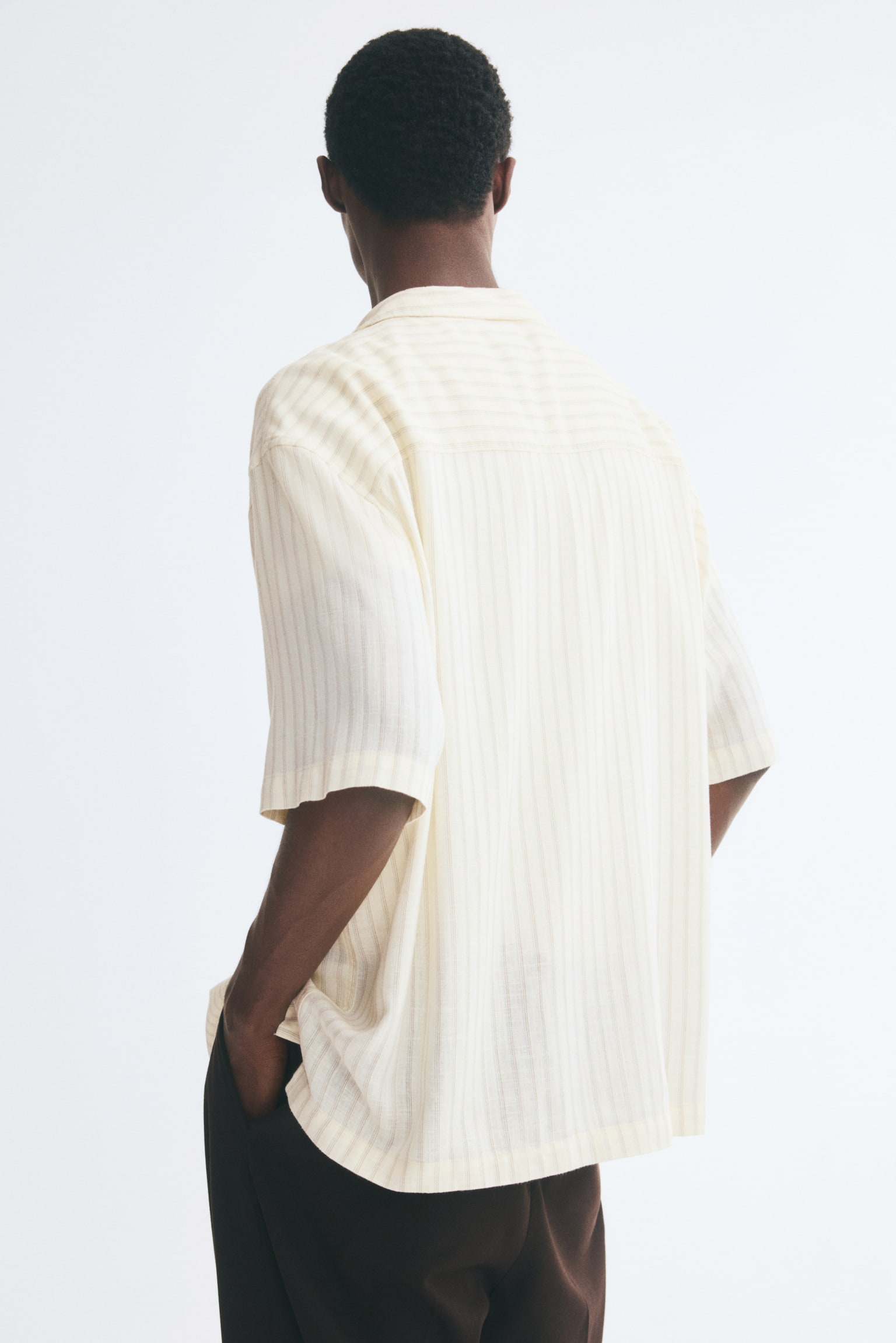 Мужская рубашка H&M Relaxed-Fit Linen-Blend Resort, цвет: Кремовый / Полосатый — фото 6