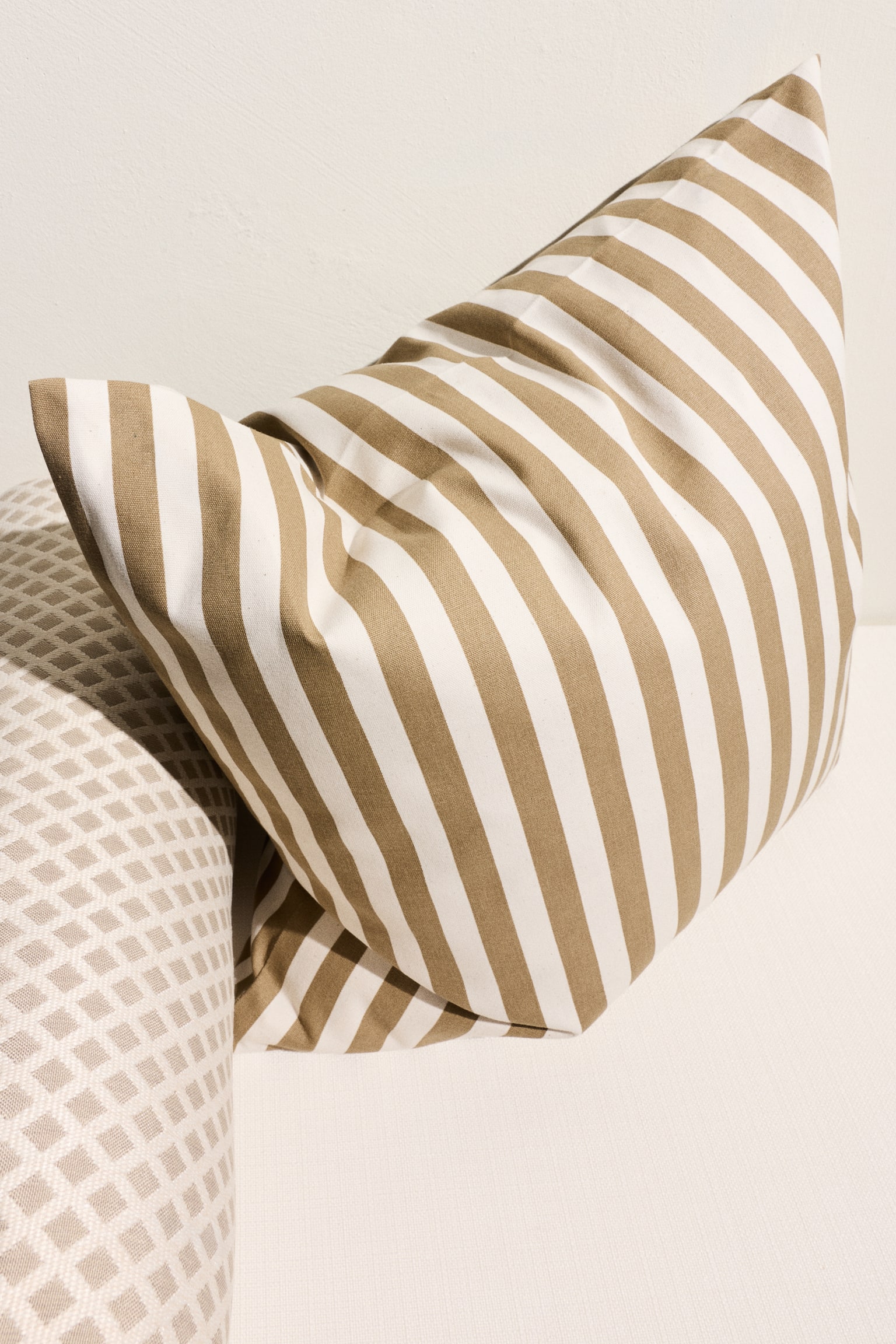 Outdoor cushion cover - Dark beige/Striped/Yellow/Striped/Dark green/Striped/Dark green/Striped/Beige/Striped/Cream/Dark beige striped/Blue/Striped/Blue/Striped/White/Yellow striped/Dark grey/Striped/White/Yellow striped - 1