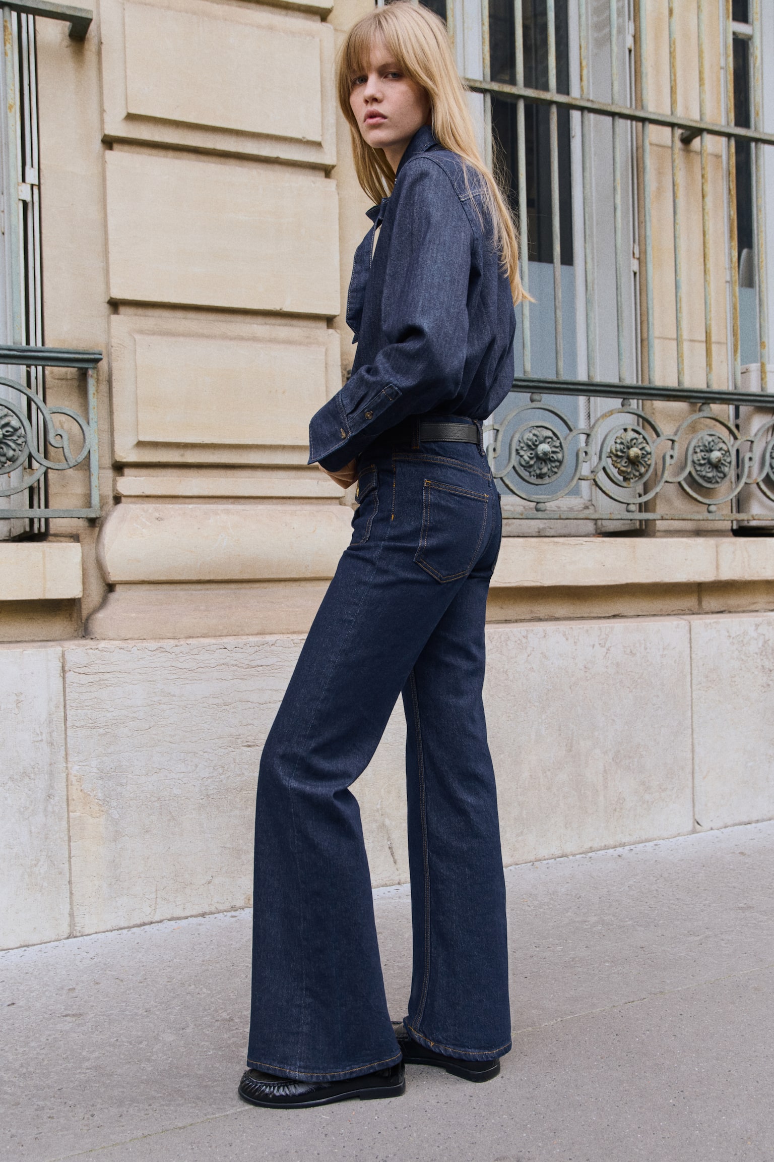 Flared High Jeans - Albastru-denim închis/Albastru-denim - 3