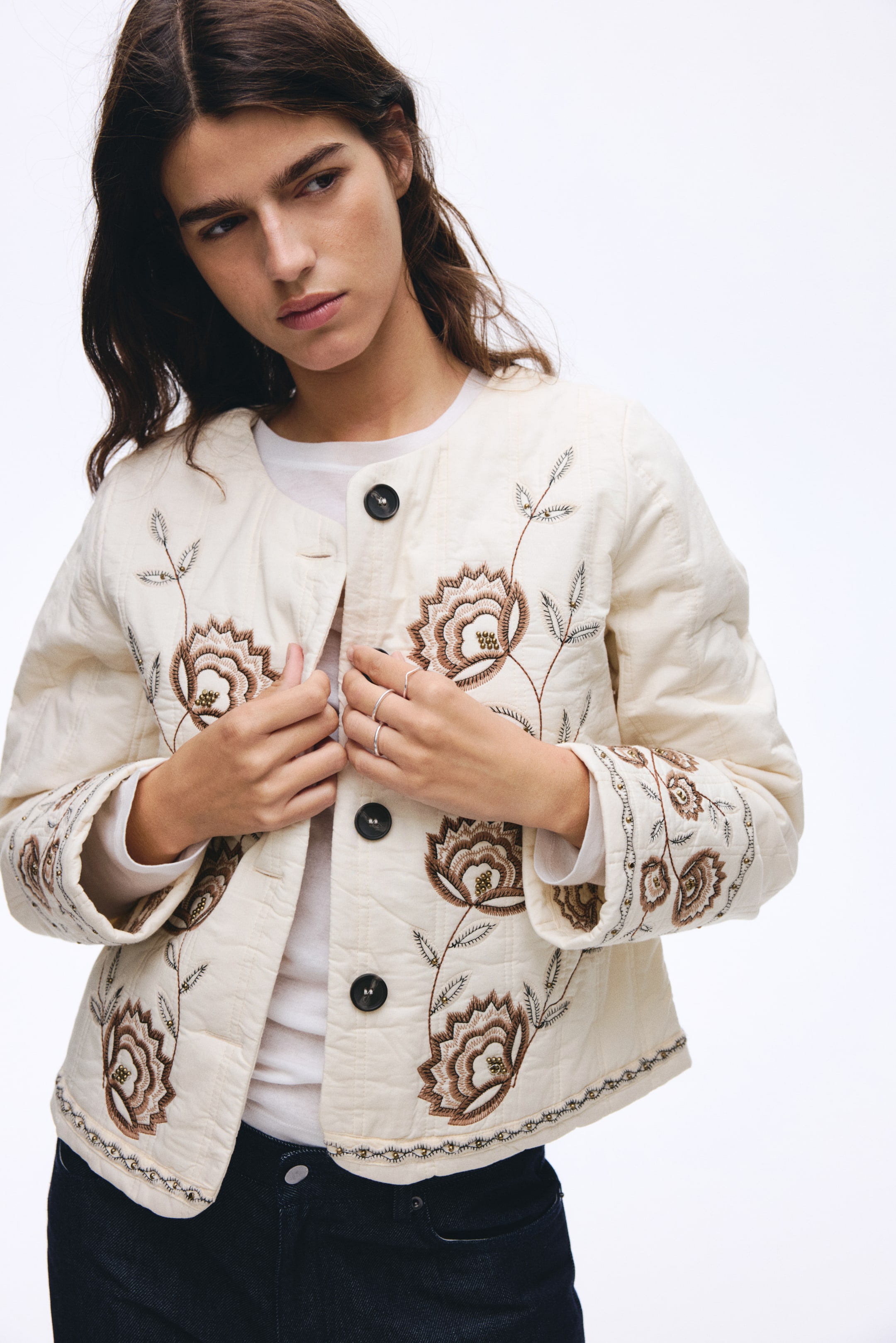 Büyük resmi görüntüle: Quilted jacket - Açık bej/Çiçekli - KADIN | H&M TR 1