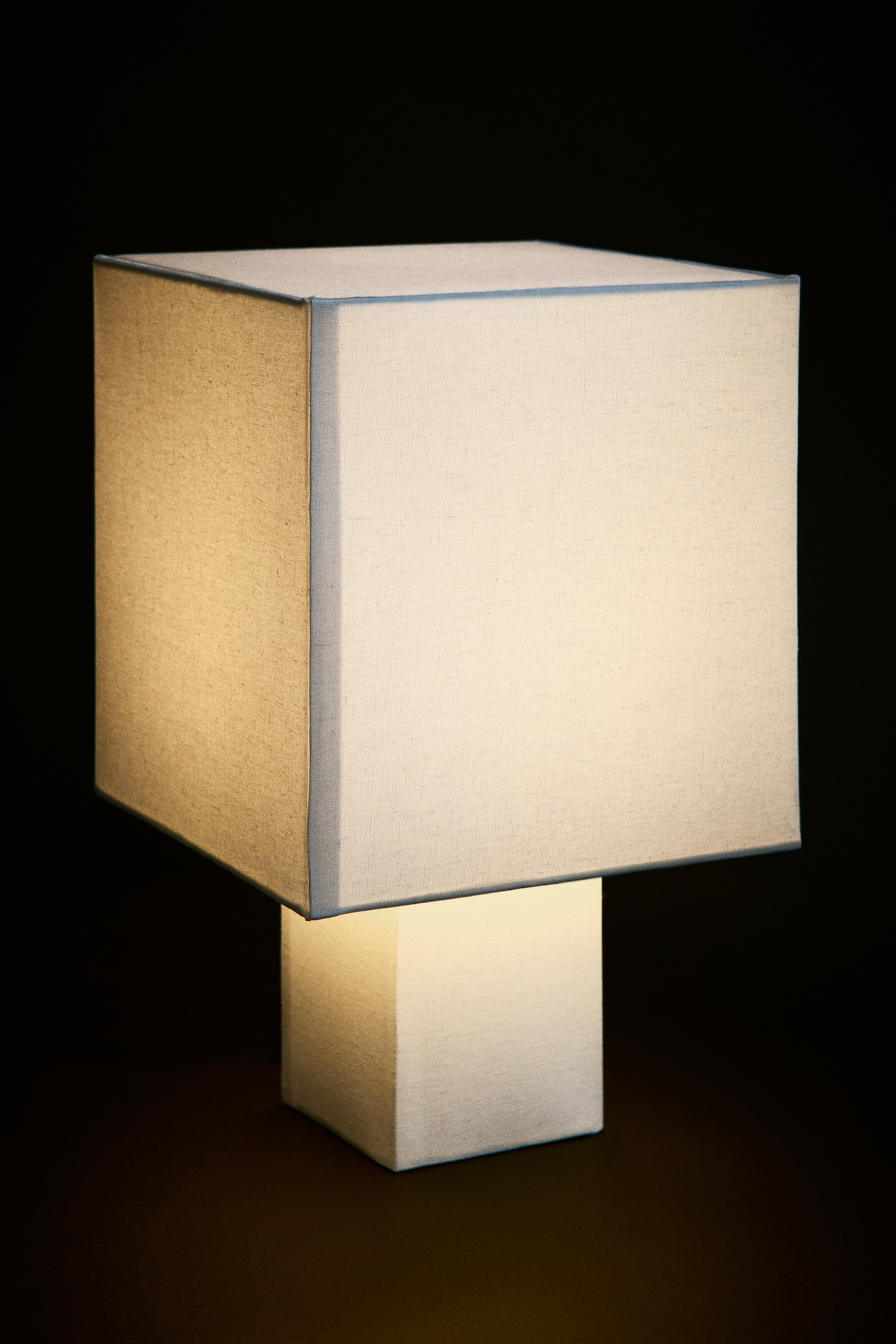 Grote geometrische tafellamp - Lichtbeige