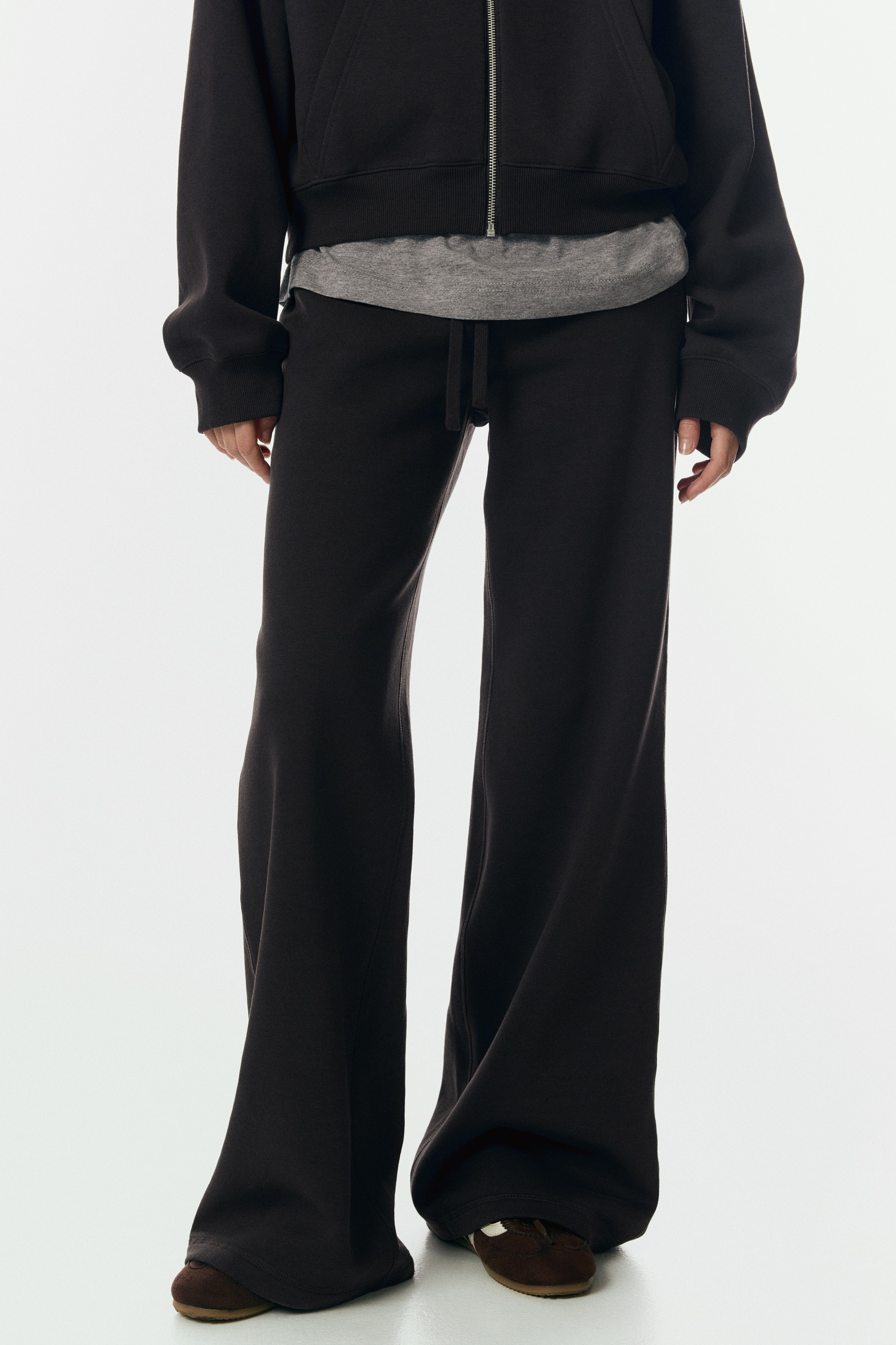 Women's Flared Pants | High-Waisted & Low-Rise | H&M CA Women's Flared Pants | High-Waisted & Low-Rise | H&M CA