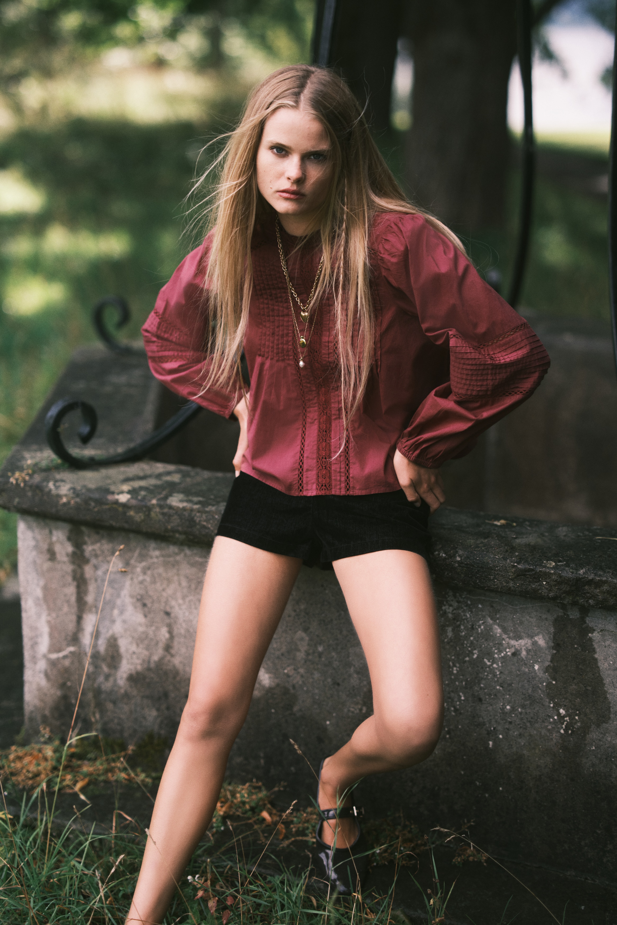 H & M - ピンタック コットンブラウス - レッド H & M - ピンタック コットンブラウス - レッド