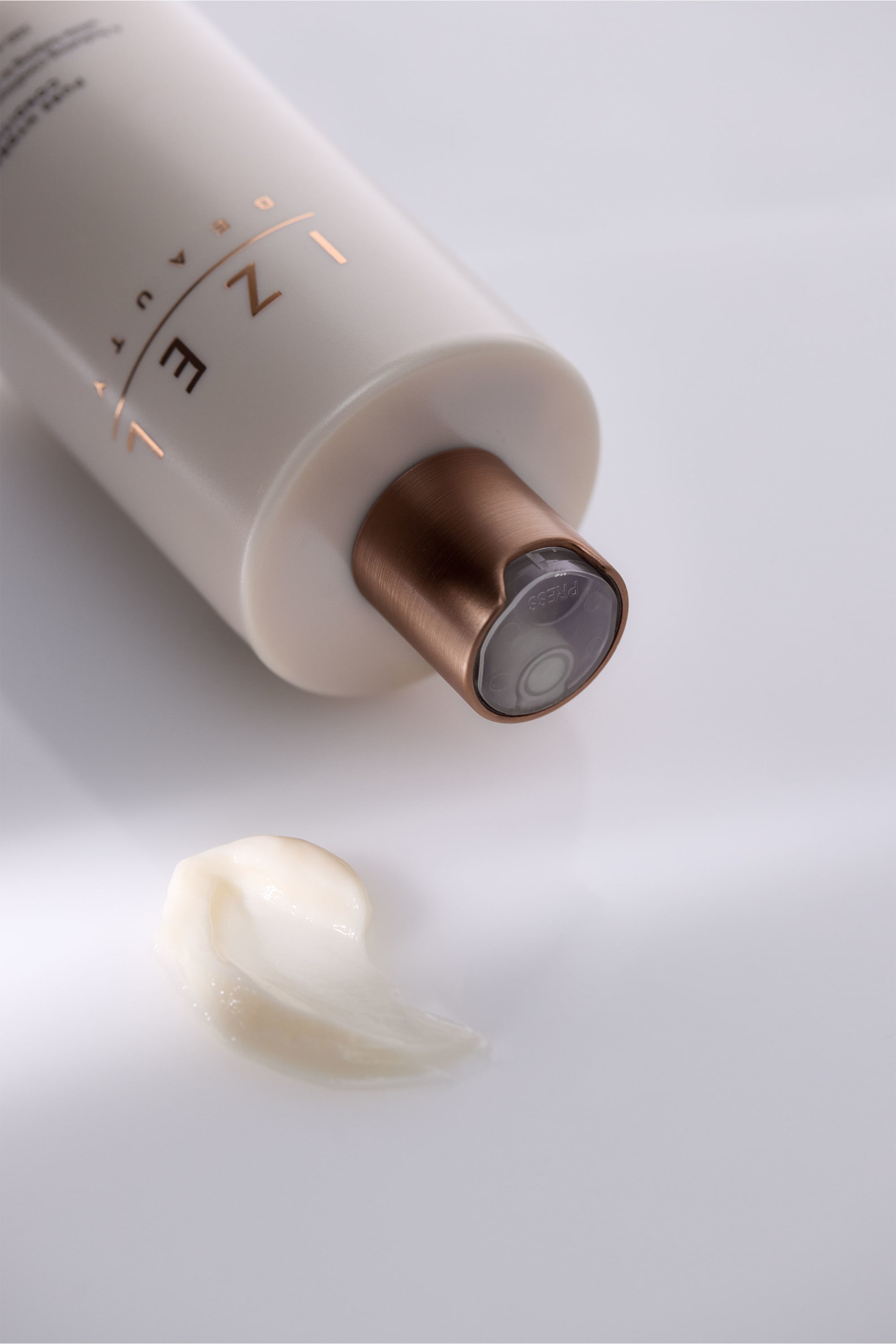 Näytä suurempi kuva: Pure Hydration Conditioner - Soft Rain - Izel Beauty - Beauty all | H&M FI 3