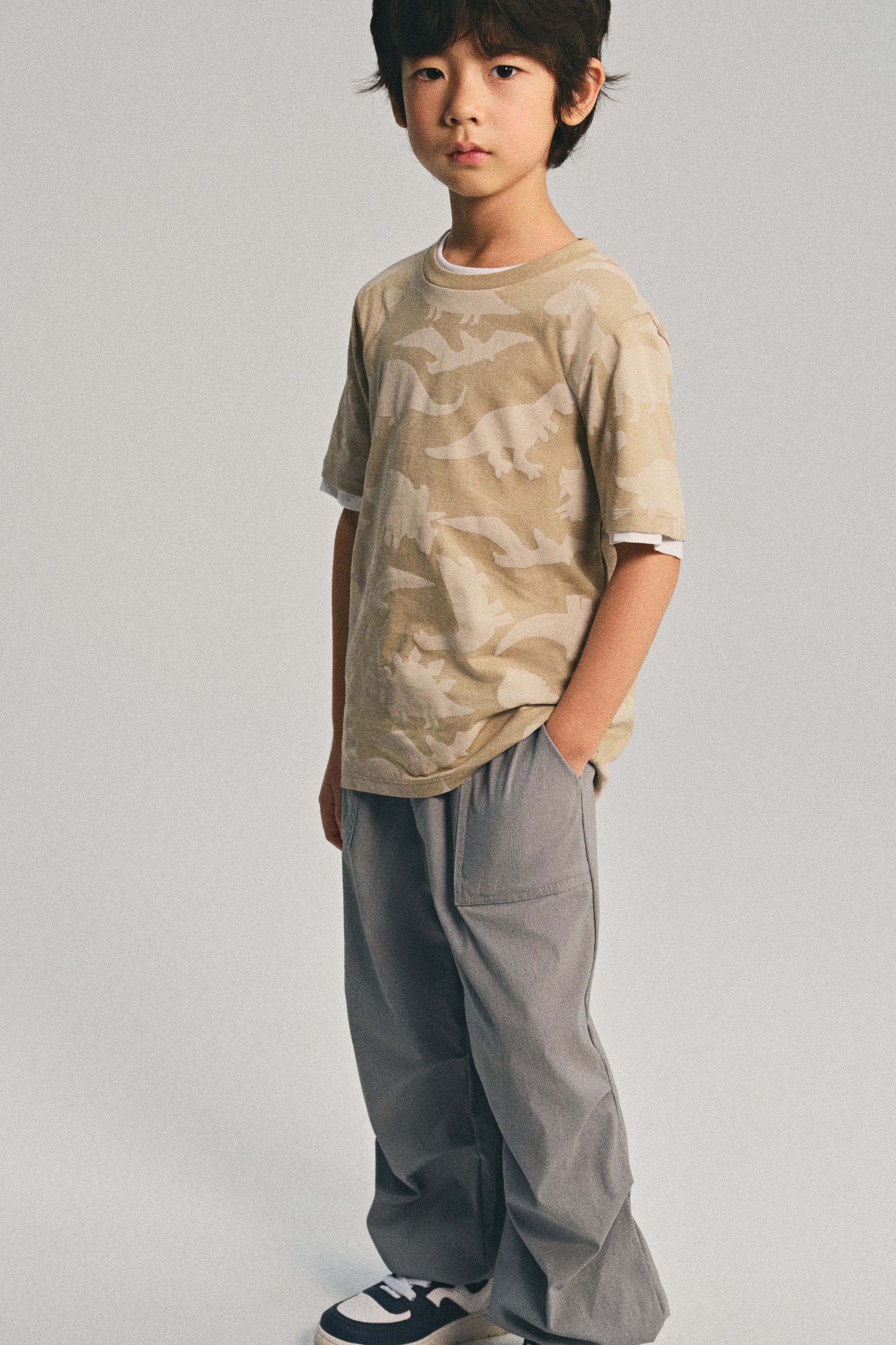 View larger image: Woven joggers - Light grey - Kids | H&M MY 4