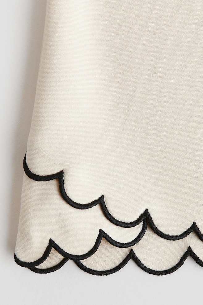 Scalloped-hem flared leggings-Cream - 4