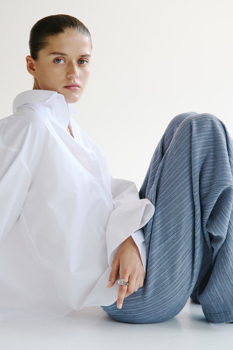 Pantalone od naboranog materijala sa učkurom